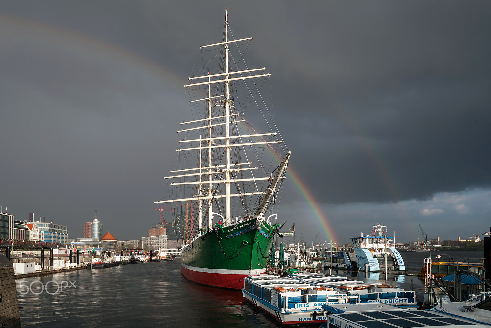 Canon EF 28-135mm F3.5-5.6 IS USM sample photo. Sailing boat in the hamburg harbour photography