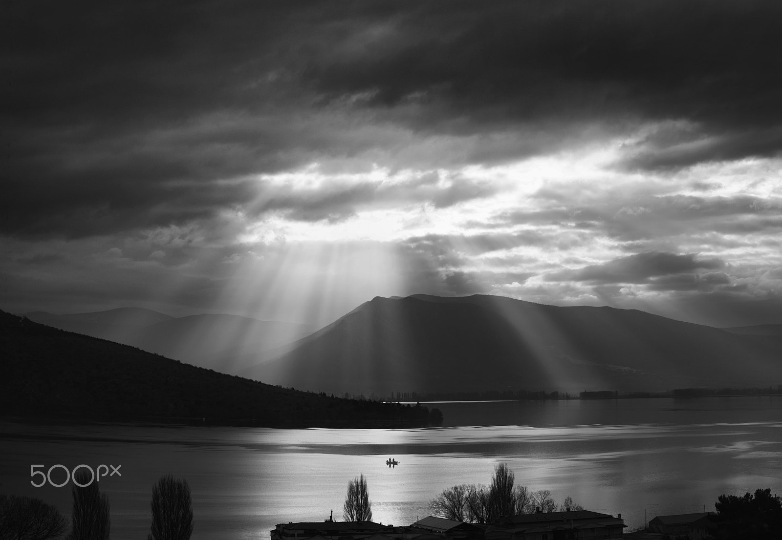 Sigma 50-150mm F2.8 EX APO DC OS HSM sample photo. Morning sunrays at the lake! photography