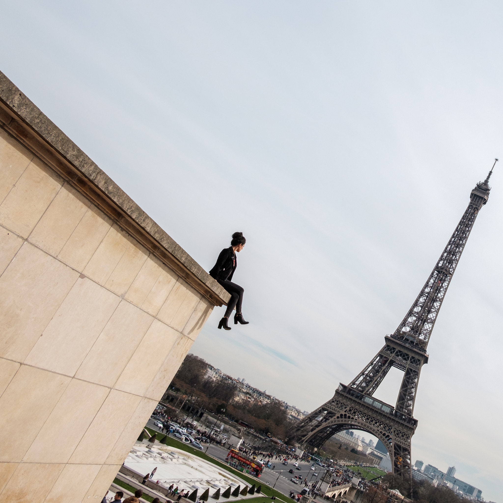 Fujifilm X-T20 + Fujifilm XF 18mm F2 R sample photo. La dame du trocadéro photography