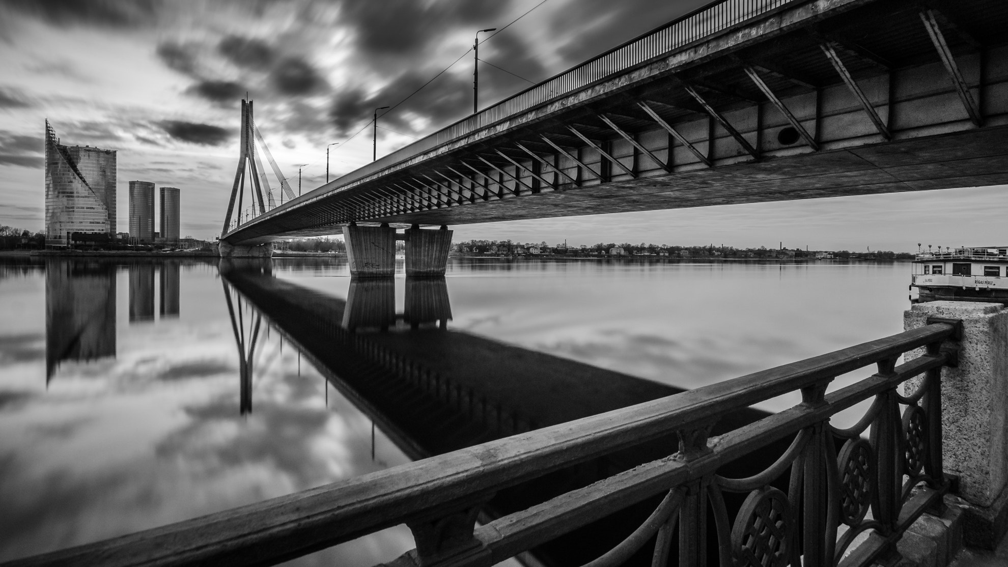 Sigma 10-20mm F4-5.6 EX DC HSM sample photo. There again she goes photography