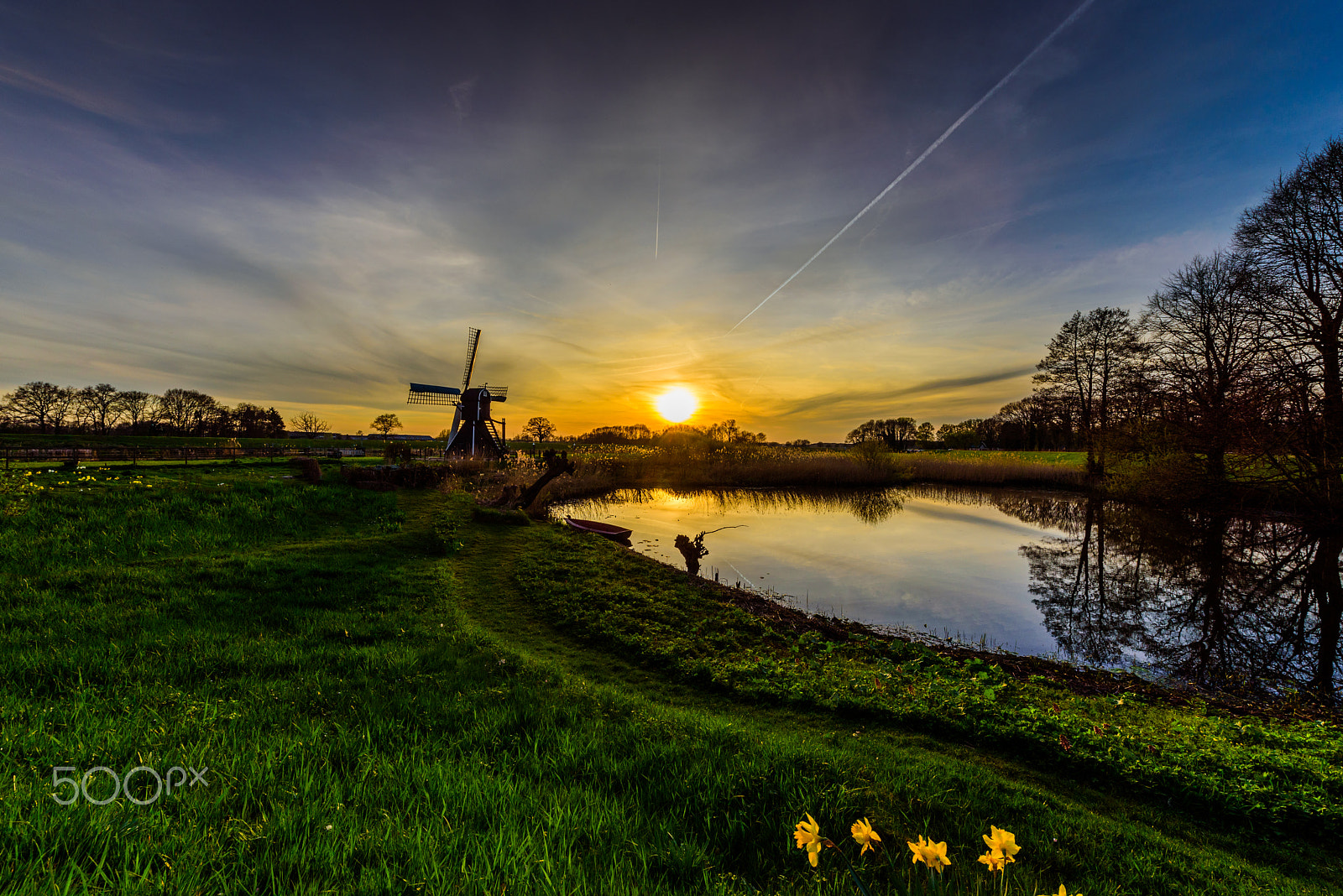 Nikon D750 + Nikon AF-S Nikkor 14-24mm F2.8G ED sample photo. Sunset in holland photography