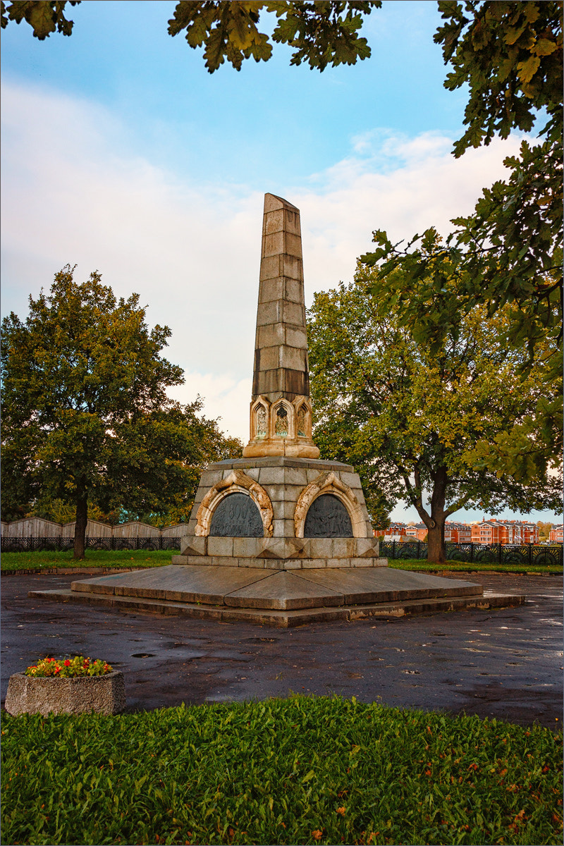 Canon EOS 450D (EOS Rebel XSi / EOS Kiss X2) + Canon EF 24-105mm F4L IS USM sample photo. A monument in honor of the 800 anniversary of volo photography