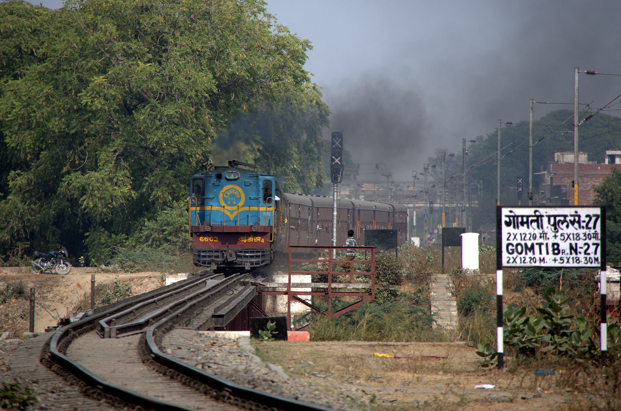 Canon EF-S 18-200mm F3.5-5.6 IS sample photo. Gomti photography