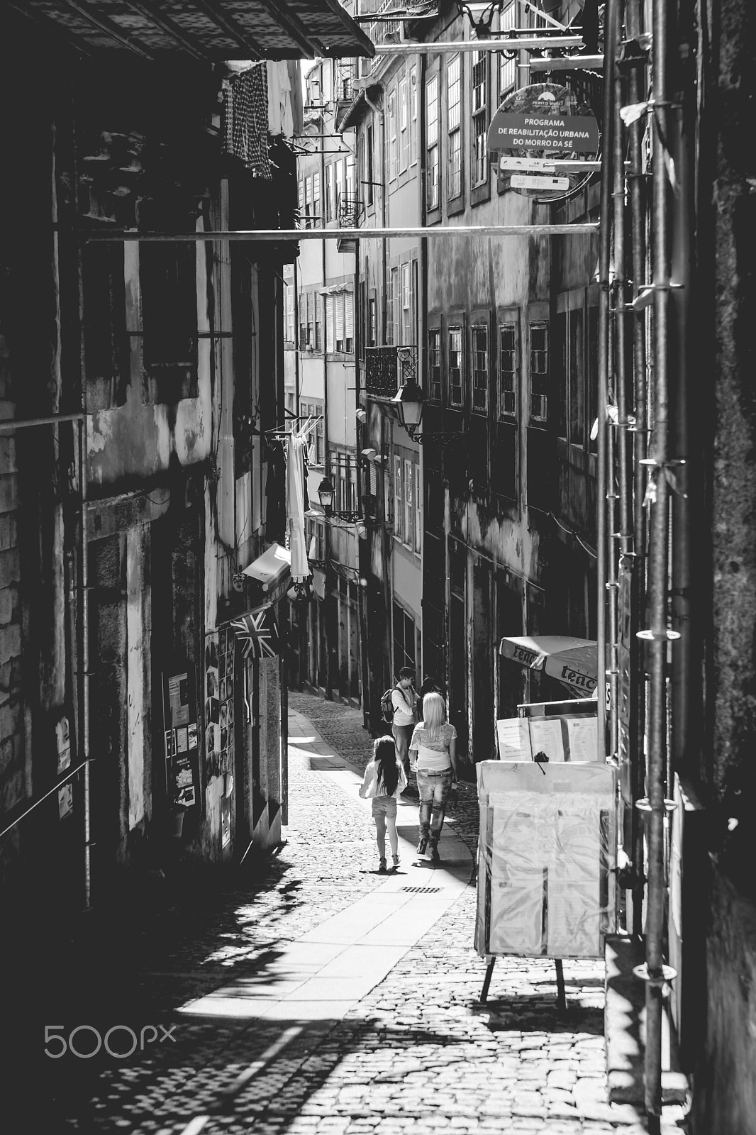 Sony Alpha DSLR-A900 sample photo. In the streets of porto photography