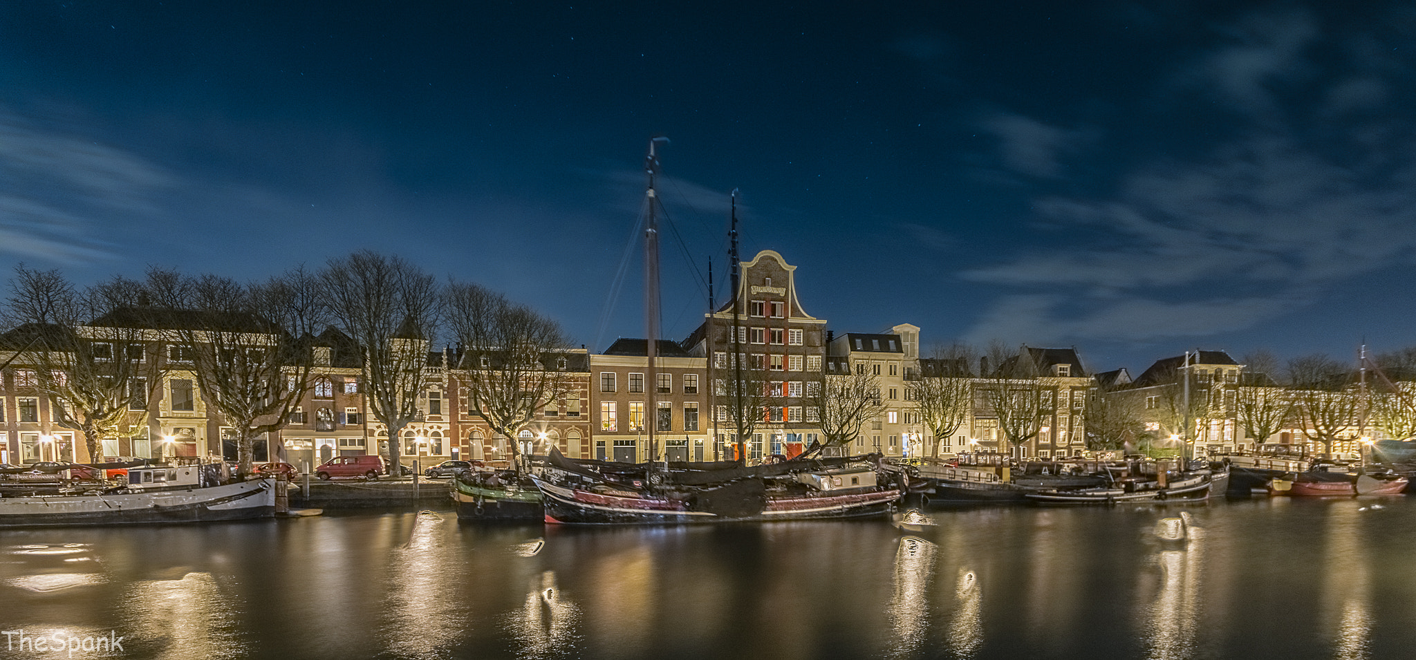 Canon EOS 70D + Sigma 10-20mm F4-5.6 EX DC HSM sample photo. Dordrecht centre photography