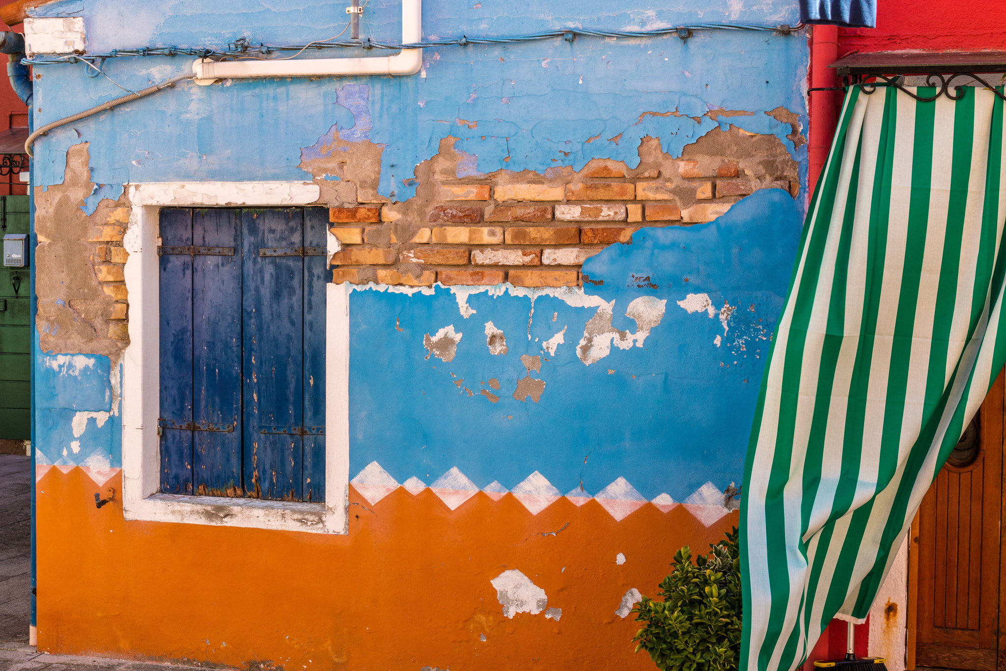 Canon EF 24-70mm F4L IS USM sample photo. Colors of burano photography