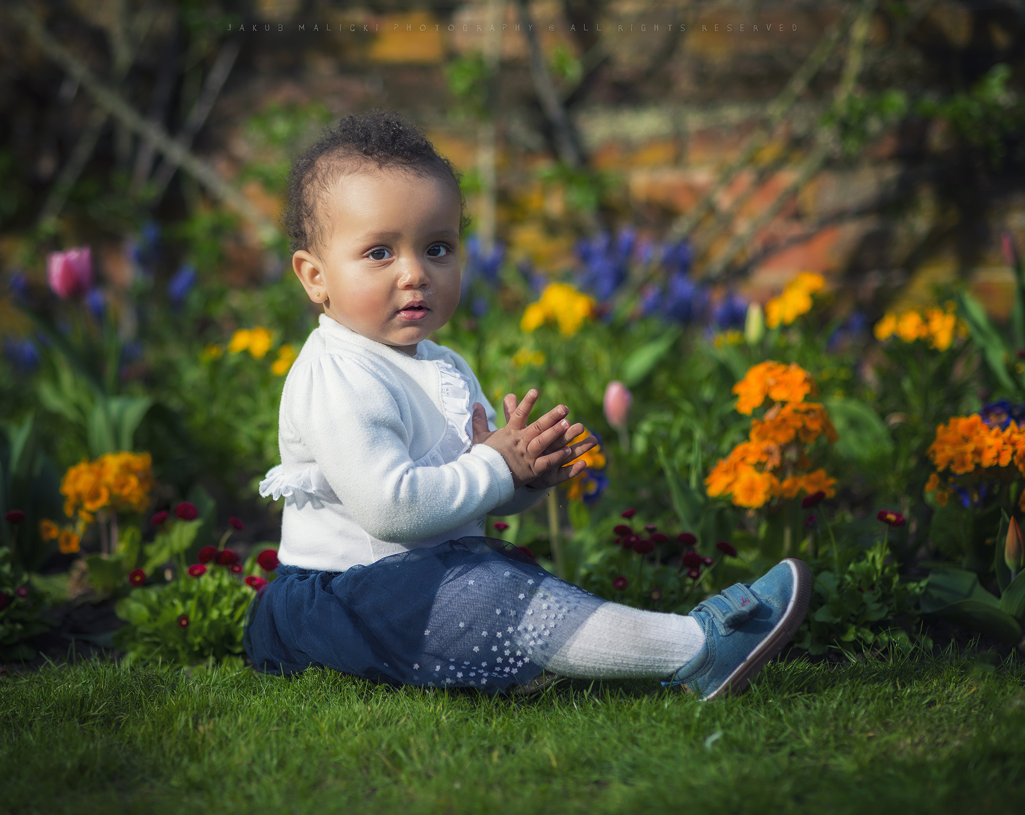 Nikon D800 sample photo. Olivia with flowers photography