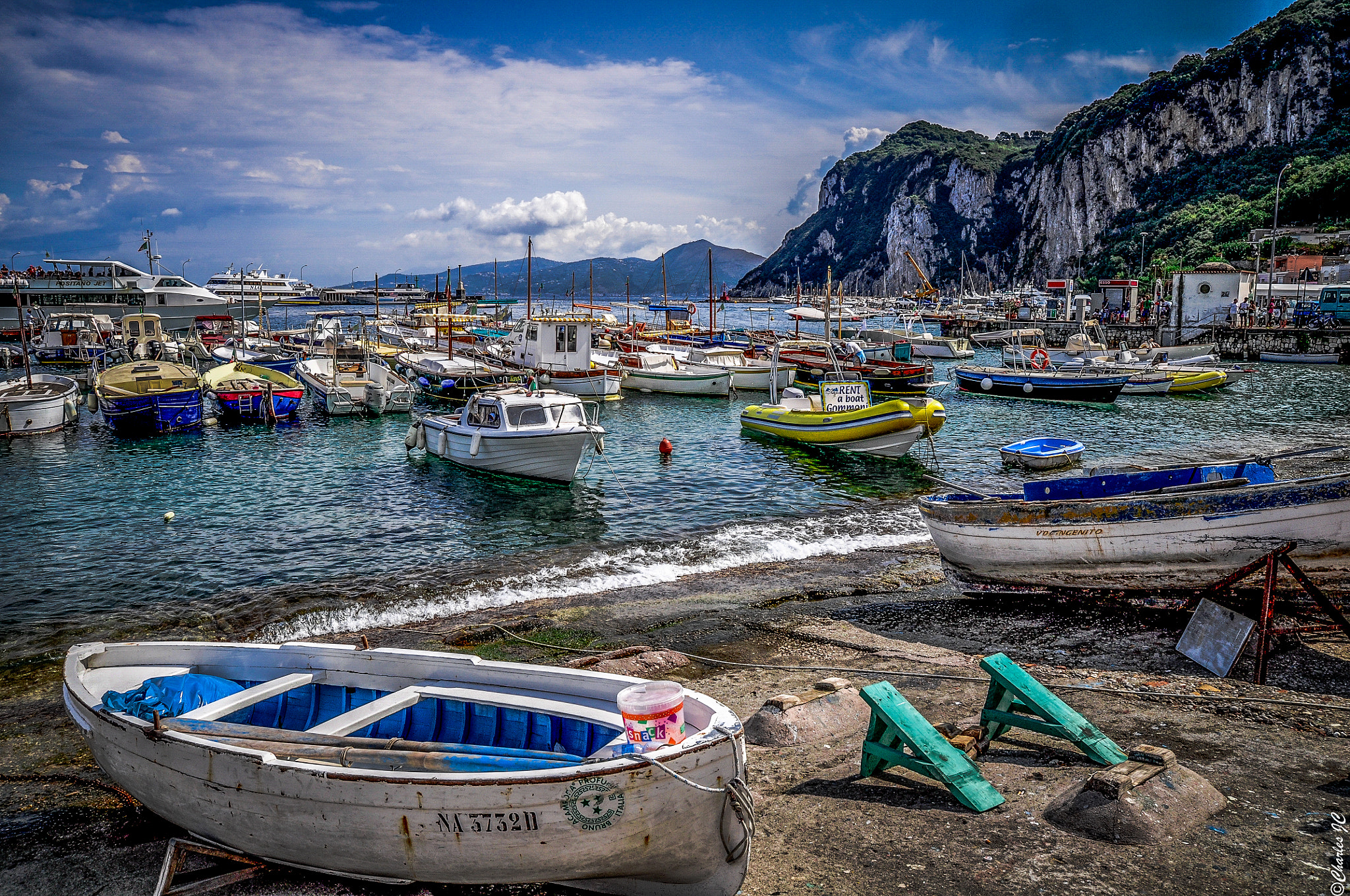 Nikon D5000 sample photo. Boats in the beach photography