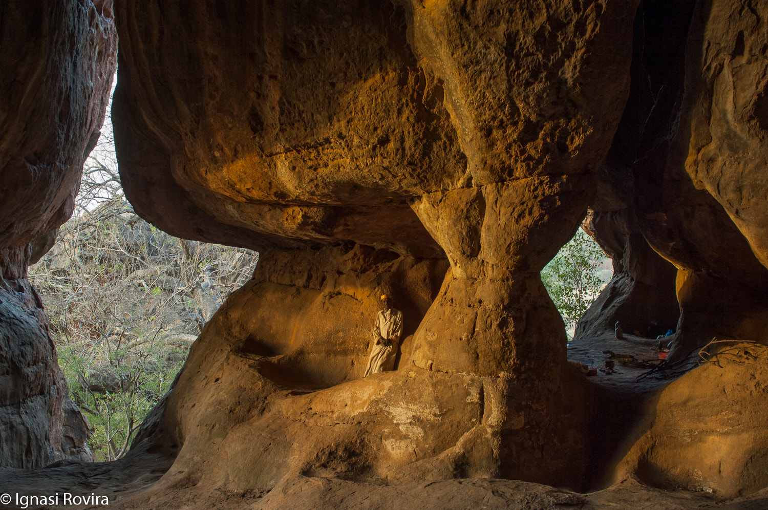 AF Zoom-Nikkor 35-70mm f/2.8D N sample photo. Caves of missirikoro. mali photography