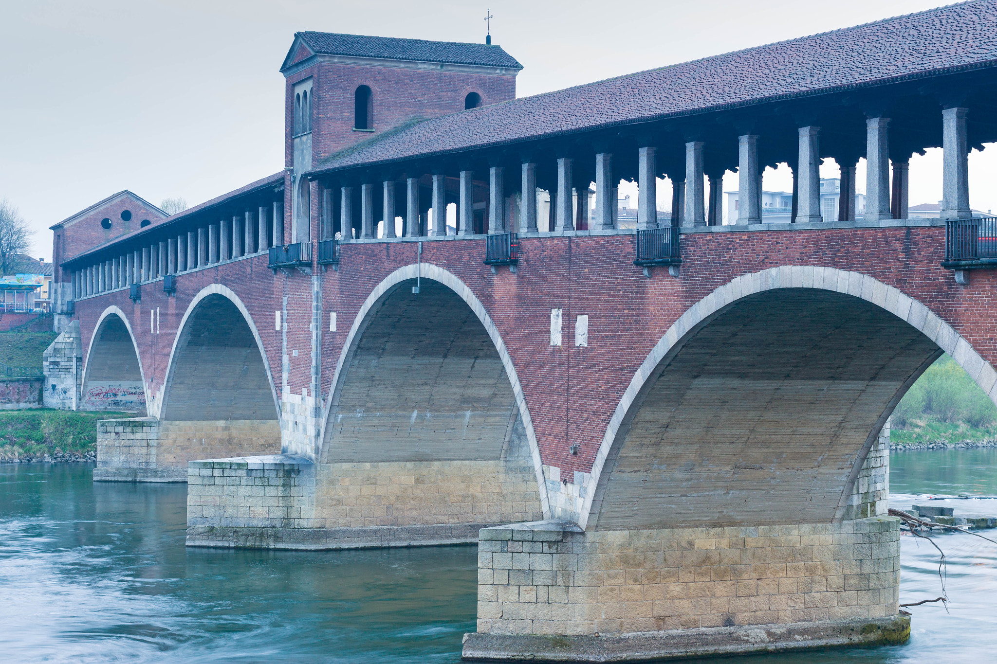 Canon EOS 650D (EOS Rebel T4i / EOS Kiss X6i) + Canon EF 40mm F2.8 STM sample photo. Ponte coperto photography