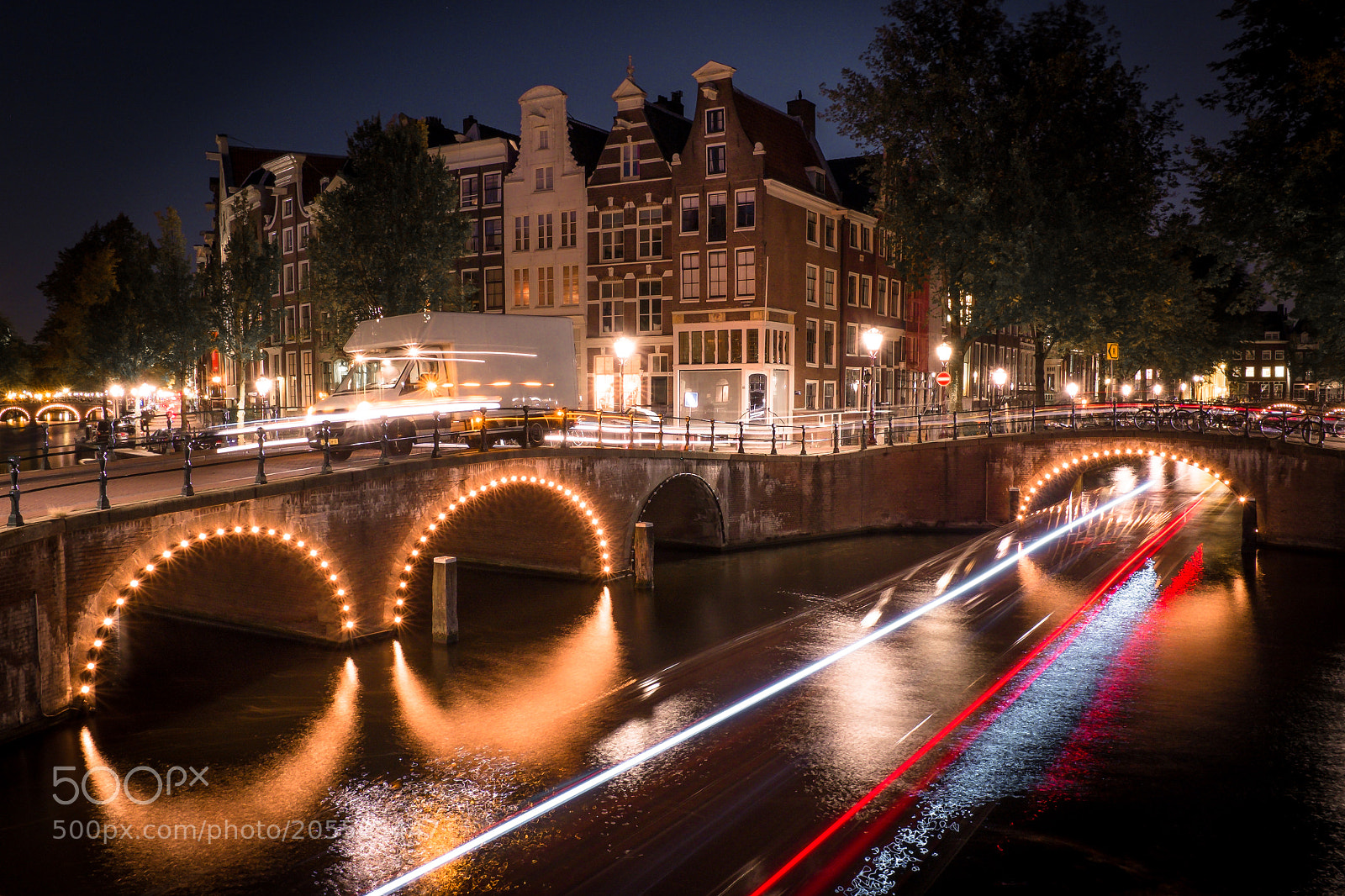 Fujifilm X100T sample photo. Keizersgracht by night, amsterdam photography