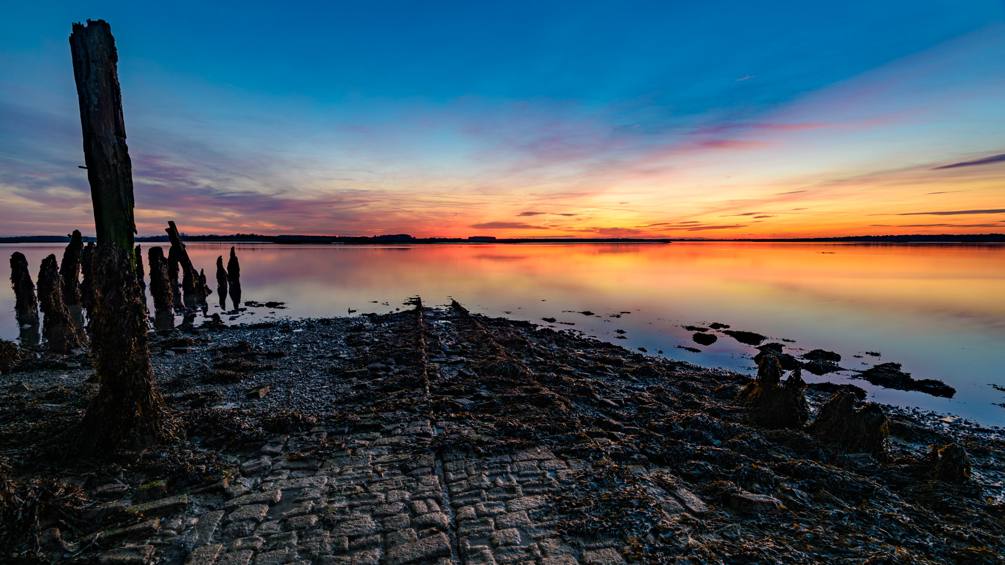 Nikon AF-S Nikkor 16-35mm F4G ED VR sample photo. Alde river old pier sunset 2 photography
