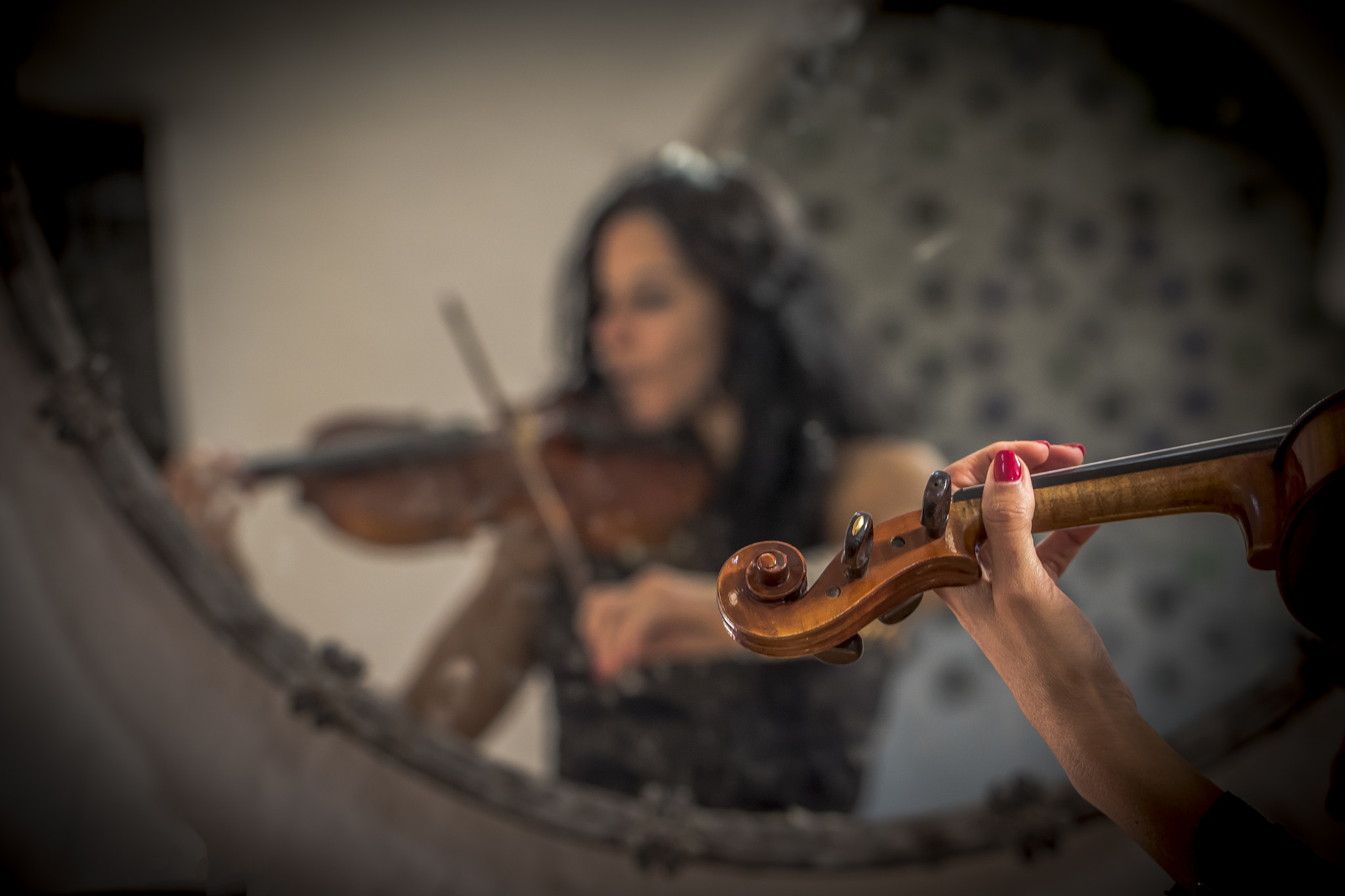 Canon EF 100mm F2.8L Macro IS USM sample photo. Her and her violin photography