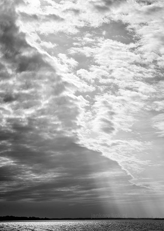 Nikon AF-S Micro-Nikkor 60mm F2.8G ED sample photo. Skies over water photography