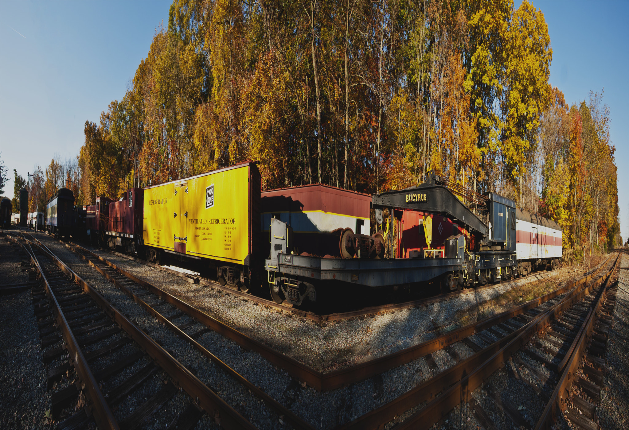 Nikon AF-S Nikkor 16-35mm F4G ED VR sample photo. Fish eye railroad photography