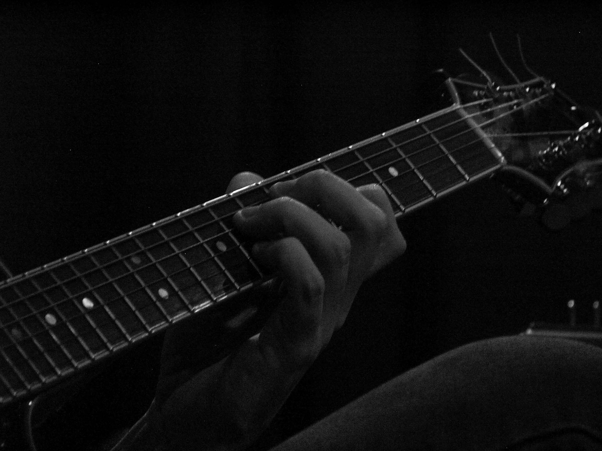 Fujifilm FinePix S5100 sample photo. Manos de guitarra photography