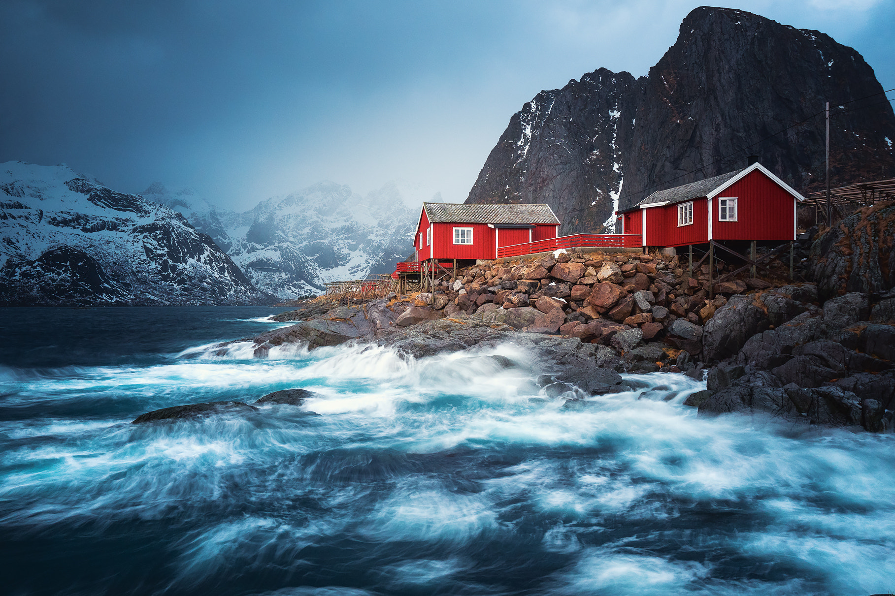 Sony a7R II + Sony Vario-Tessar T* FE 16-35mm F4 ZA OSS sample photo. Artic red photography
