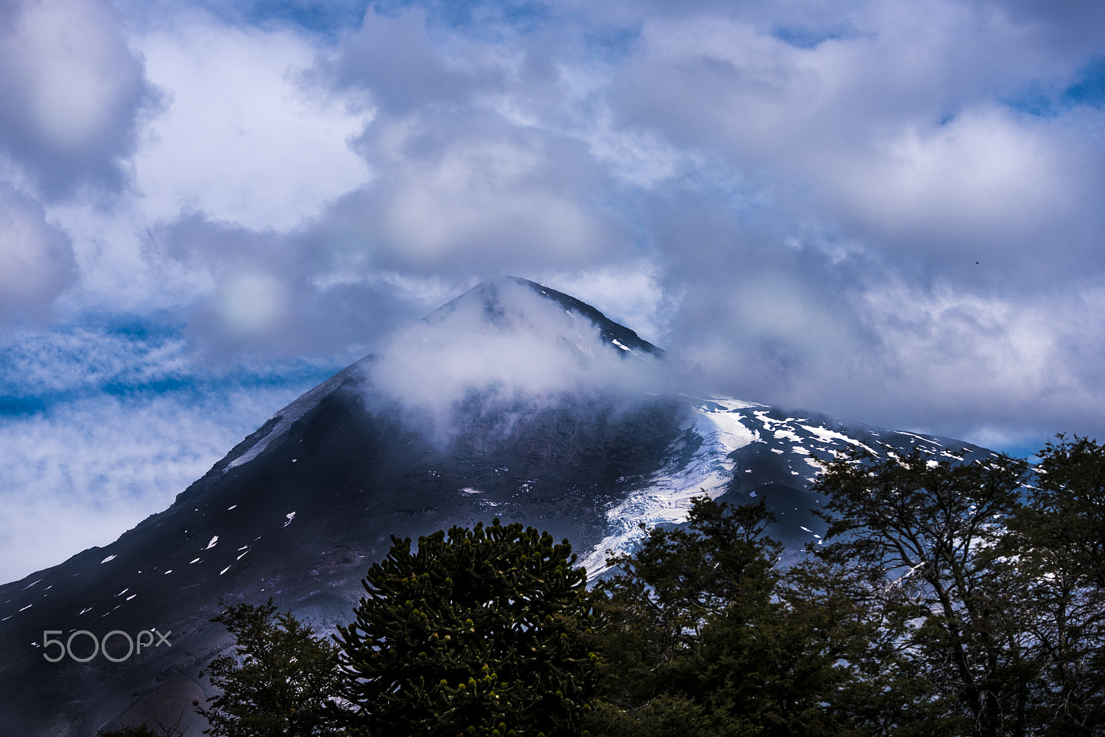 Nikon D810 + Sigma 70-200mm F2.8 EX DG OS HSM sample photo. Lanin volcano photography