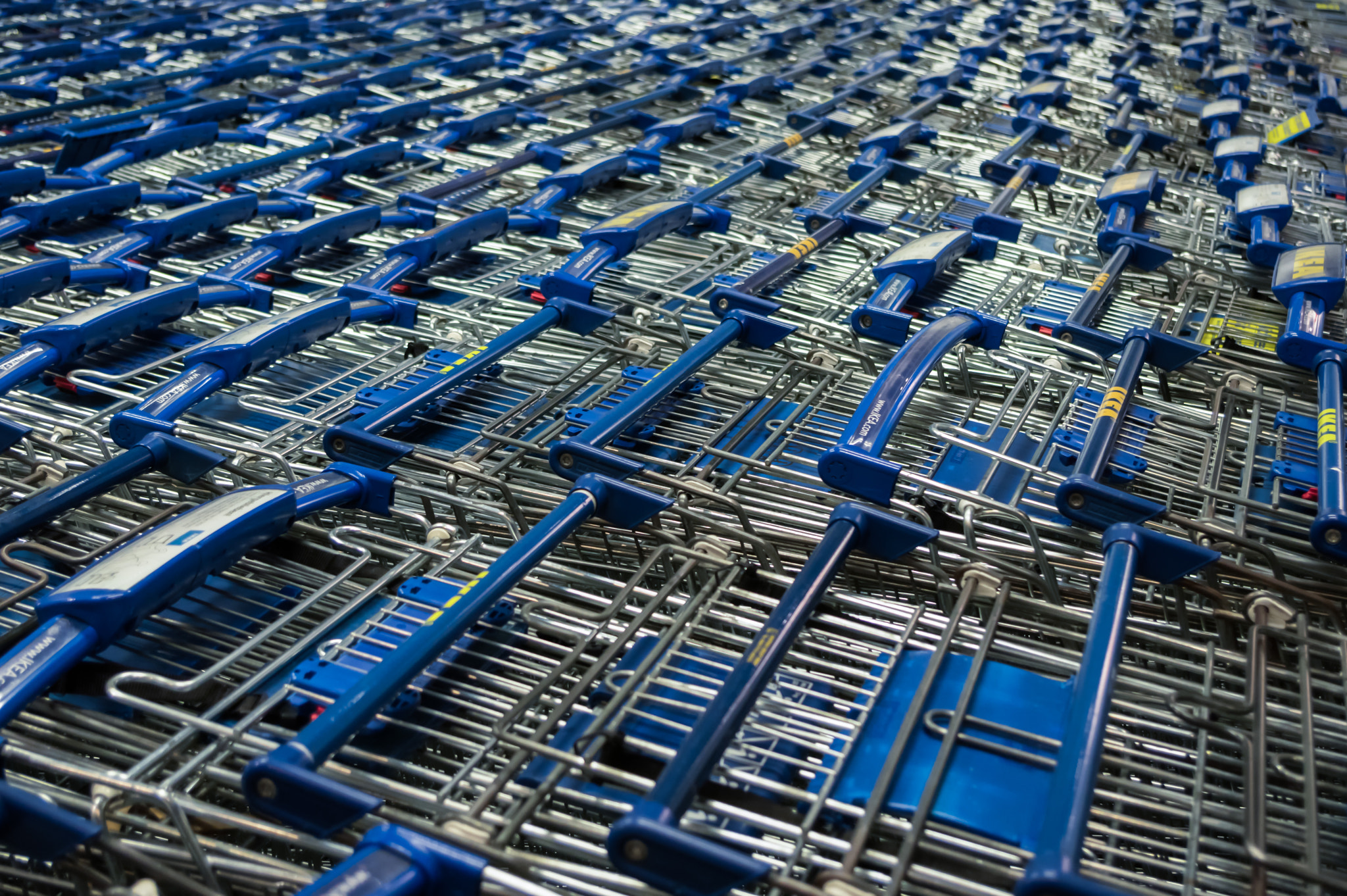 Pentax smc DA 18-55mm F3.5-5.6 AL WR sample photo. Supermarket trolley #2 photography