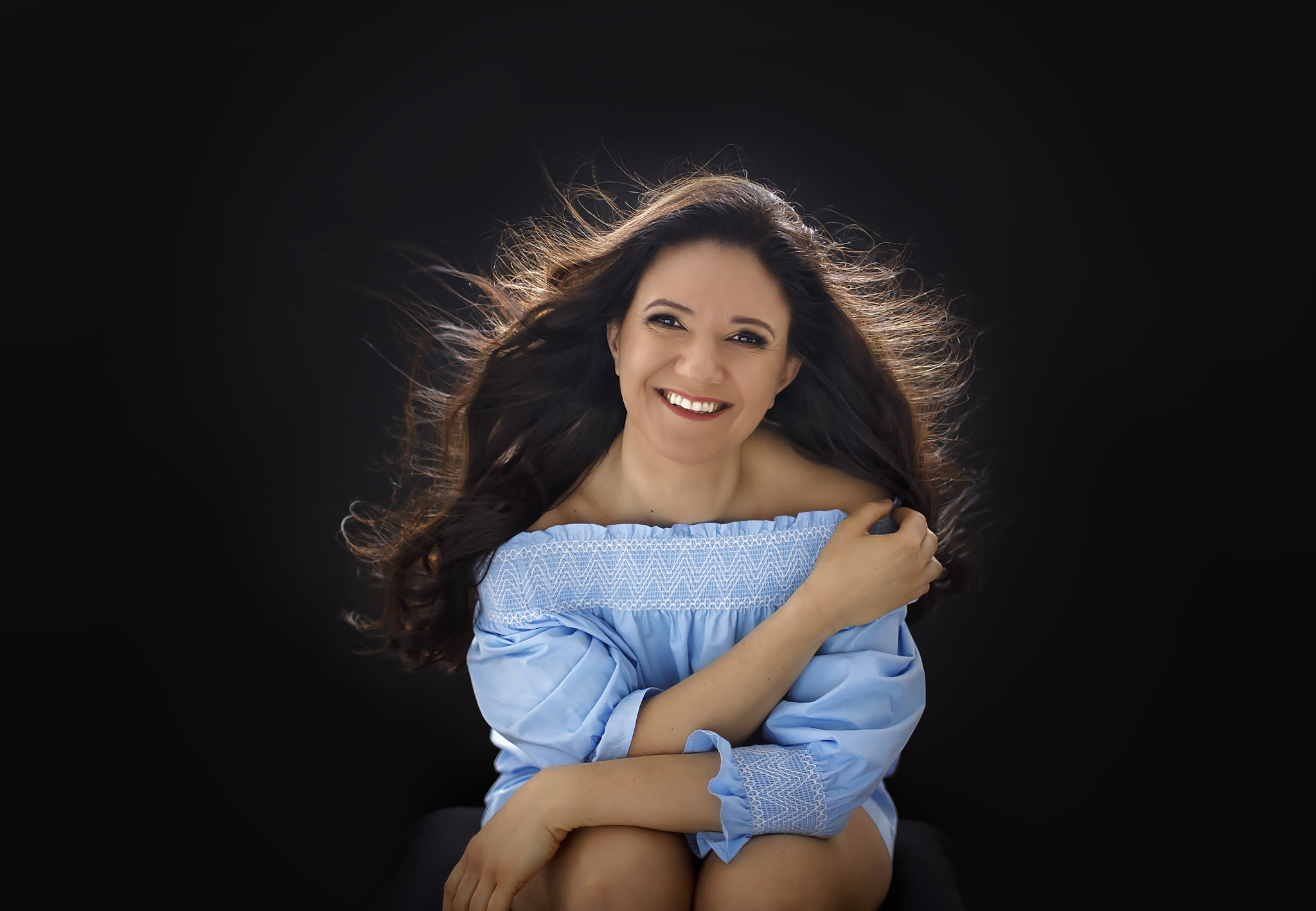 Canon EF 35mm F1.4L USM sample photo. Woman in blue photography