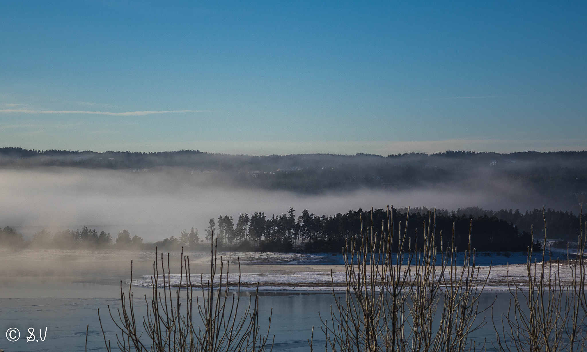 Sony Cyber-shot DSC-RX10 + 24-200mm F2.8 sample photo. Brume photography