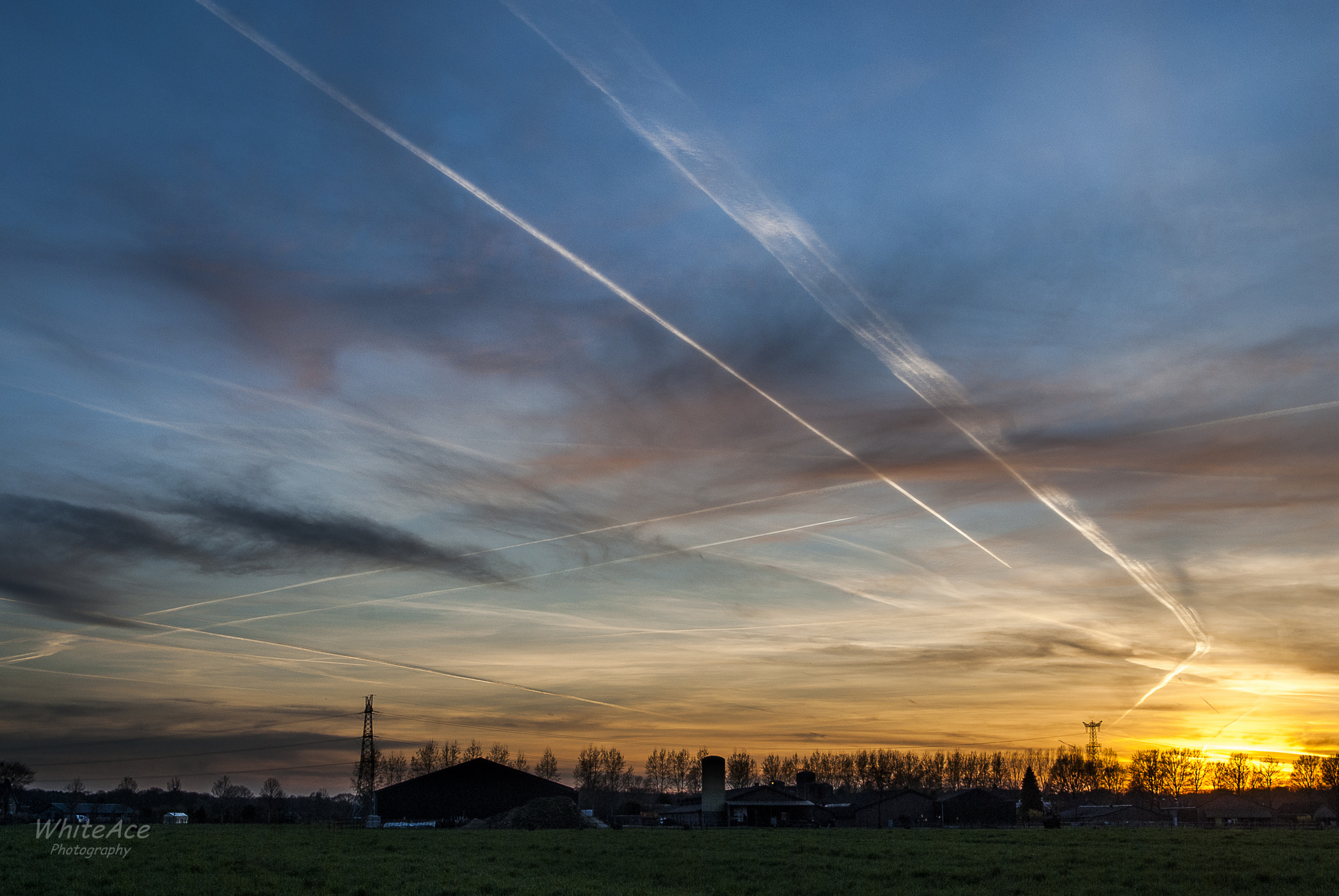 Nikon D200 + Sigma 18-50mm F2.8 EX DC sample photo. Sunset over holland photography