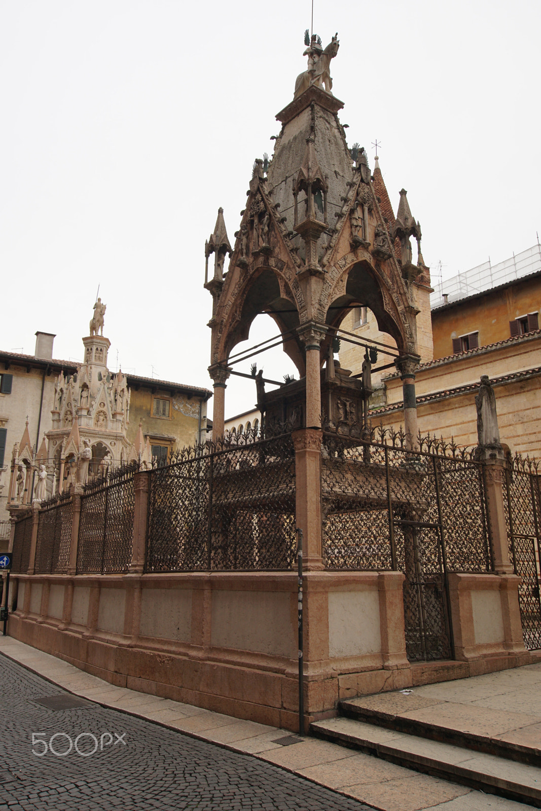 Tamron 18-270mm F3.5-6.3 Di II PZD sample photo. Verona photography