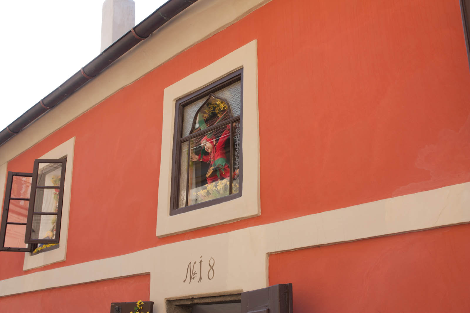 Canon EF-S 17-55mm F2.8 IS USM sample photo. Alchemist's house on golden street photography