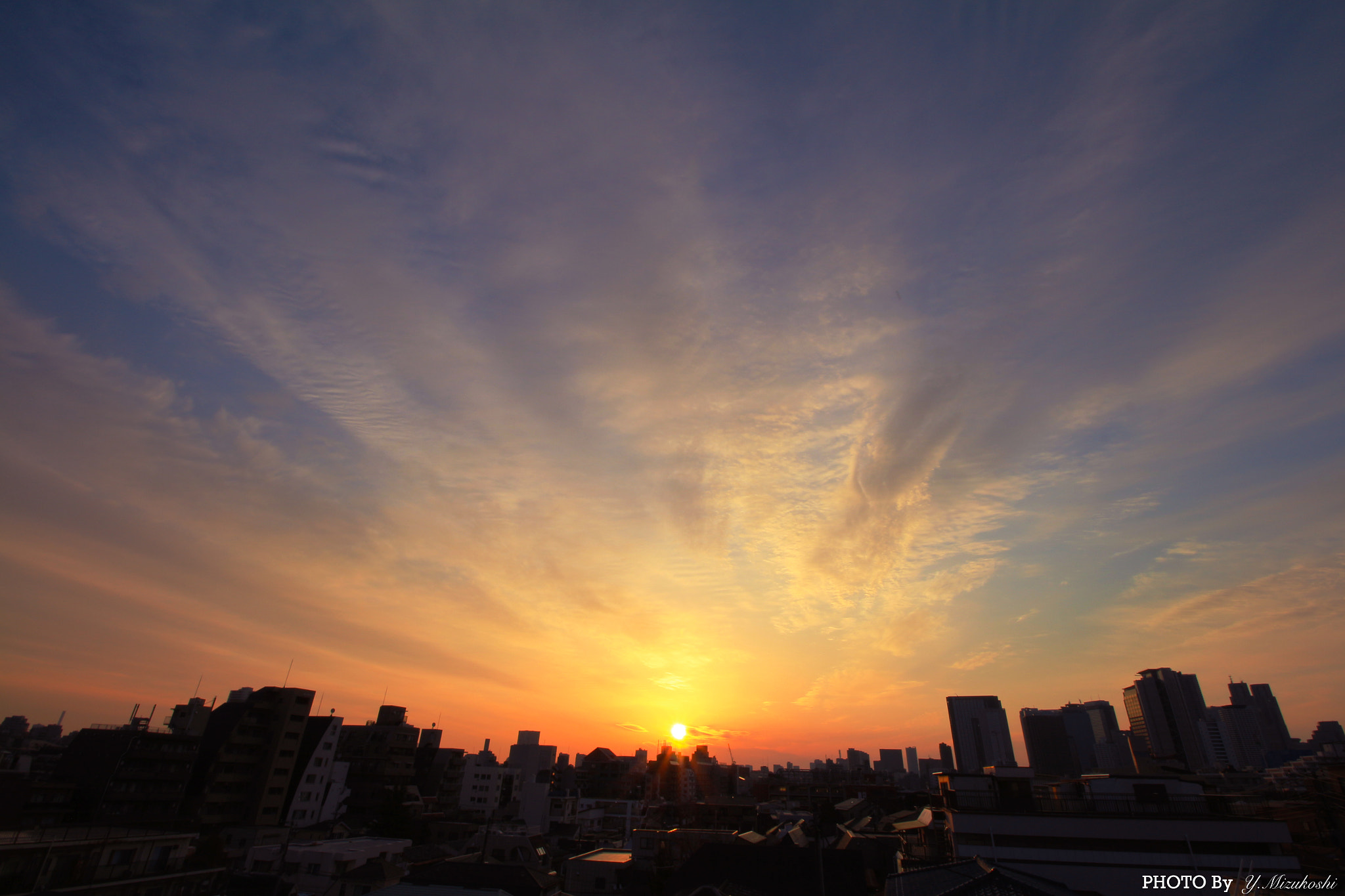 Canon EOS 700D (EOS Rebel T5i / EOS Kiss X7i) + Canon EF-S 10-18mm F4.5–5.6 IS STM sample photo. Morning of tokyo photography