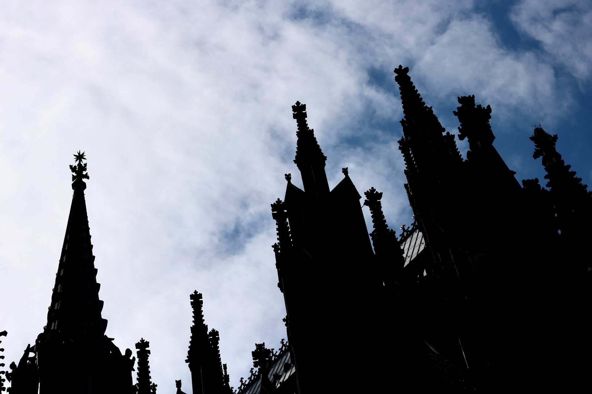 Canon EOS 760D (EOS Rebel T6s / EOS 8000D) + Canon EF 50mm F1.4 USM sample photo. Dom in cologne photography