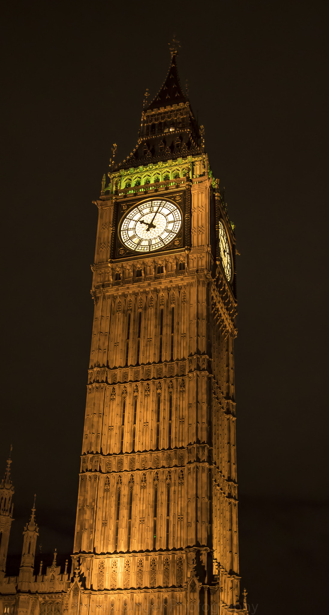 Canon EF-S 10-22mm F3.5-4.5 USM sample photo. The elizabeth tower photography