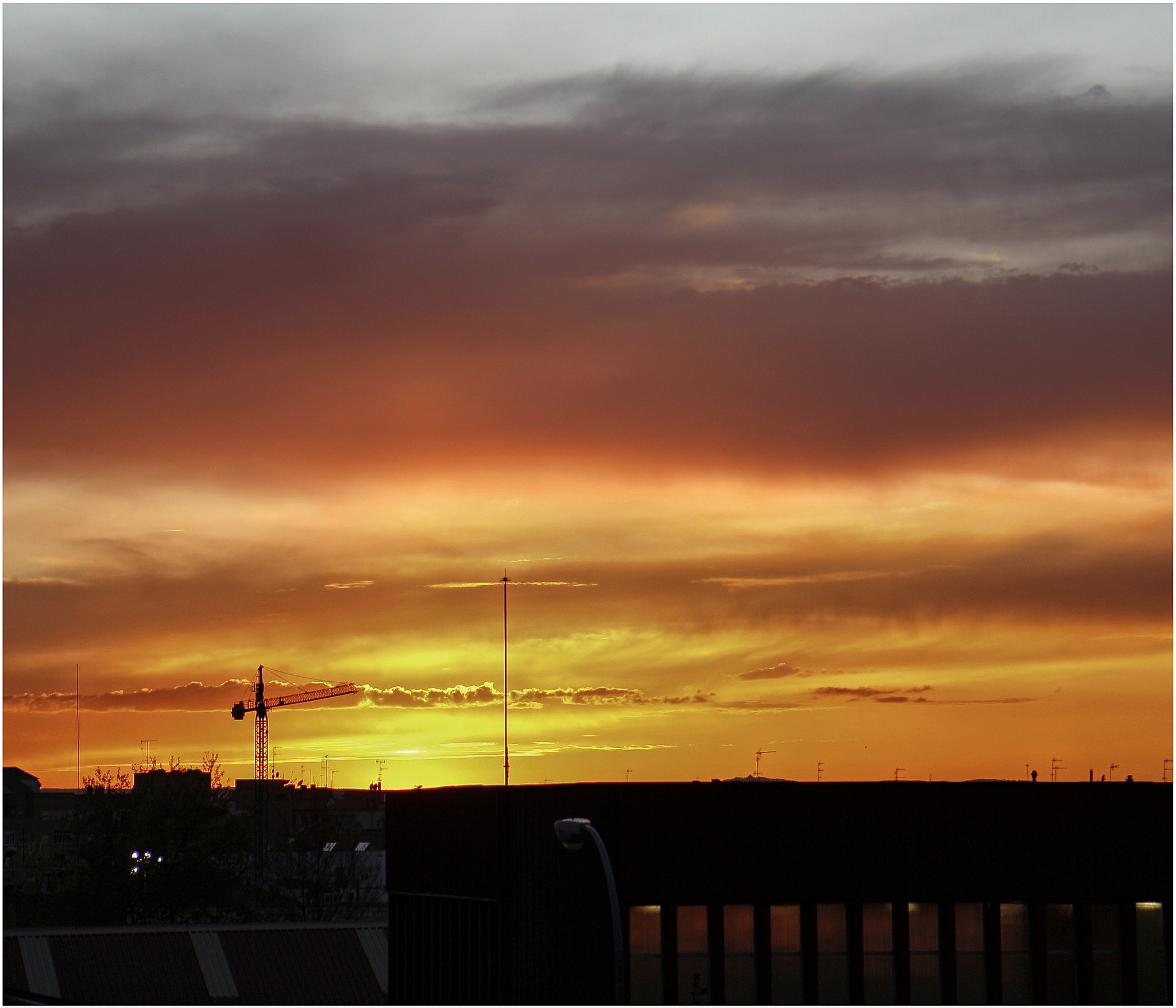 Canon EF-S 17-55mm F2.8 IS USM sample photo. A new twilight, from my window too photography