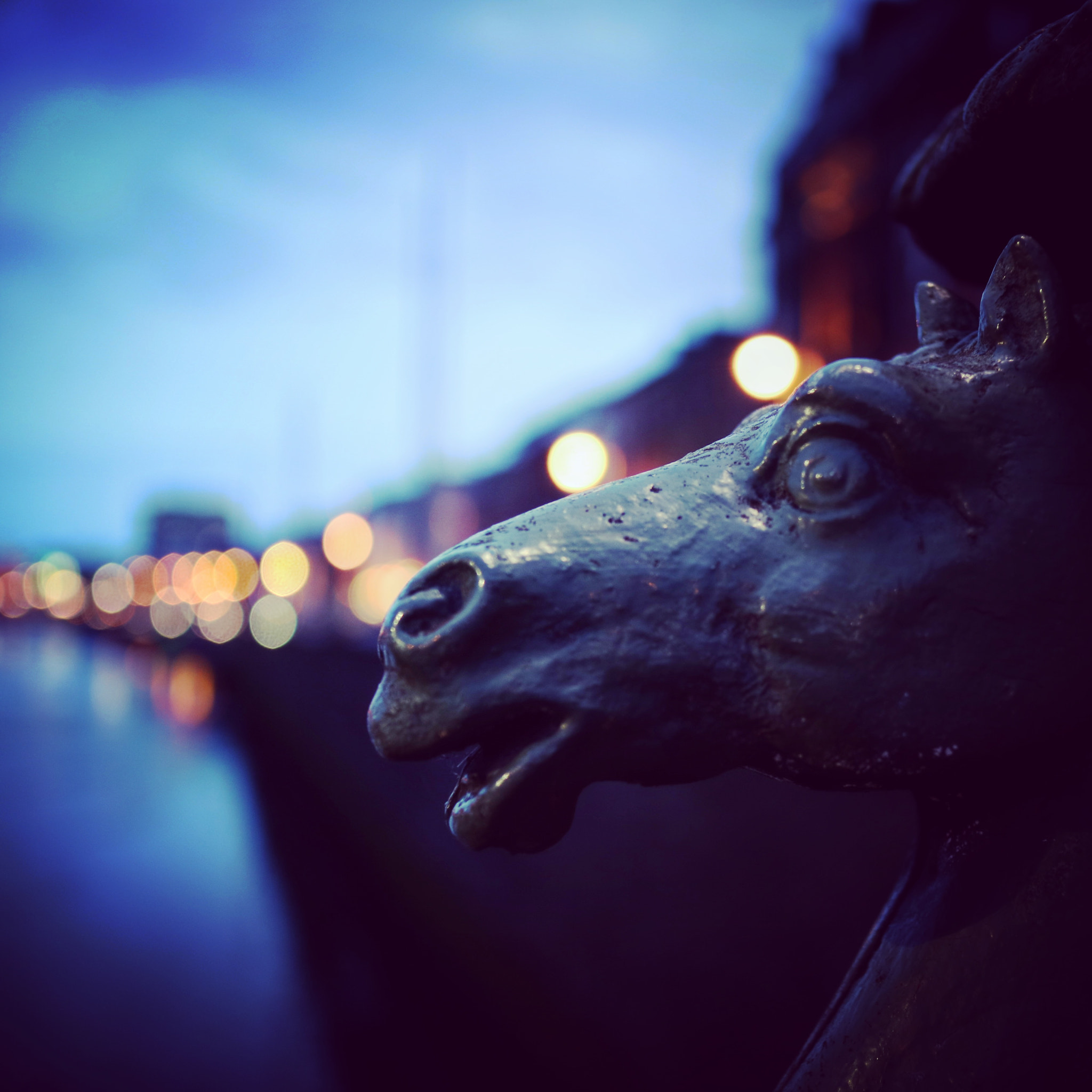Canon EOS M3 + Canon EF-M 22mm F2 STM sample photo. Sculpture on dublin's river liffey photography