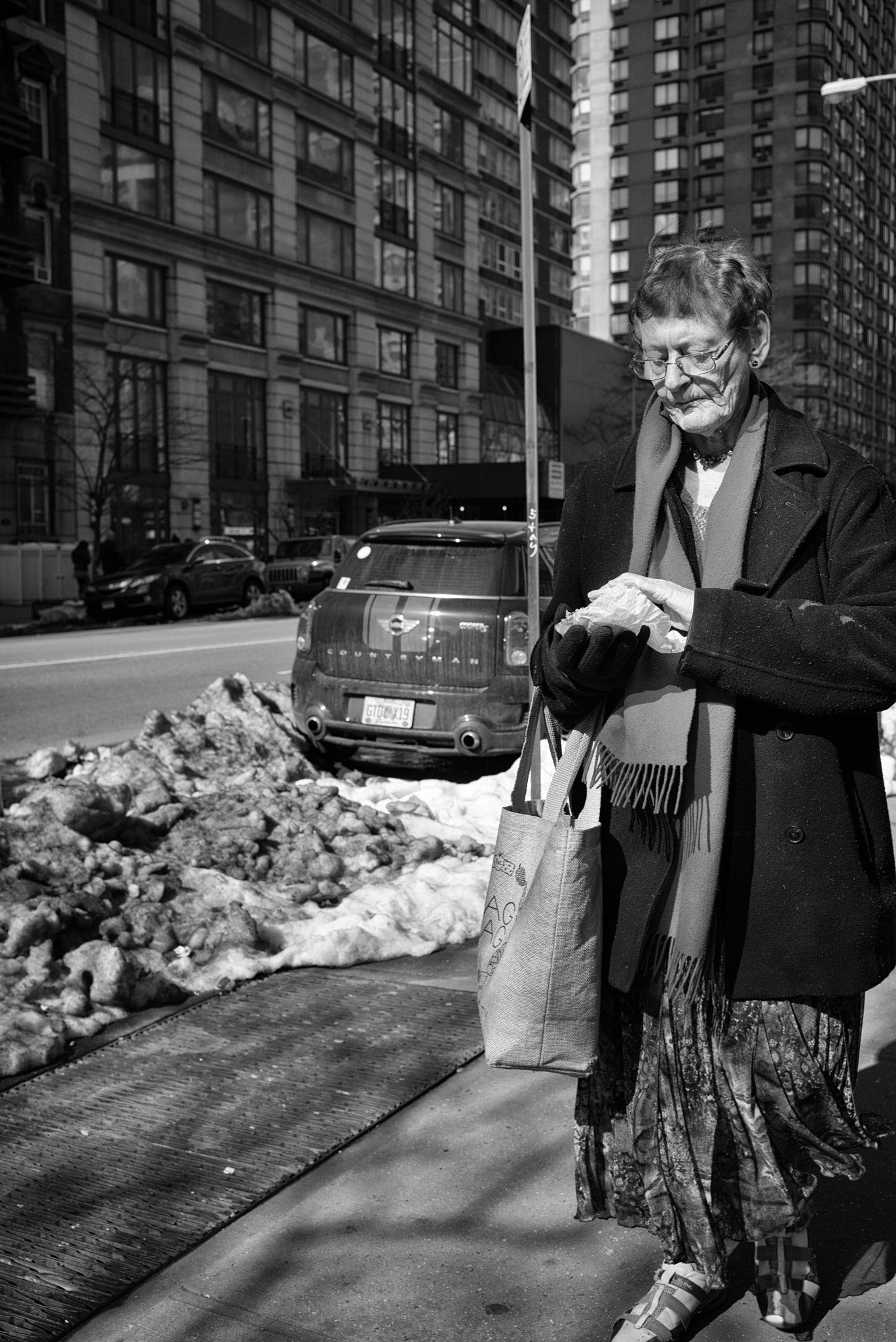 Leica Summilux-M 35mm F1.4 ASPH sample photo. Street photo nyc photography