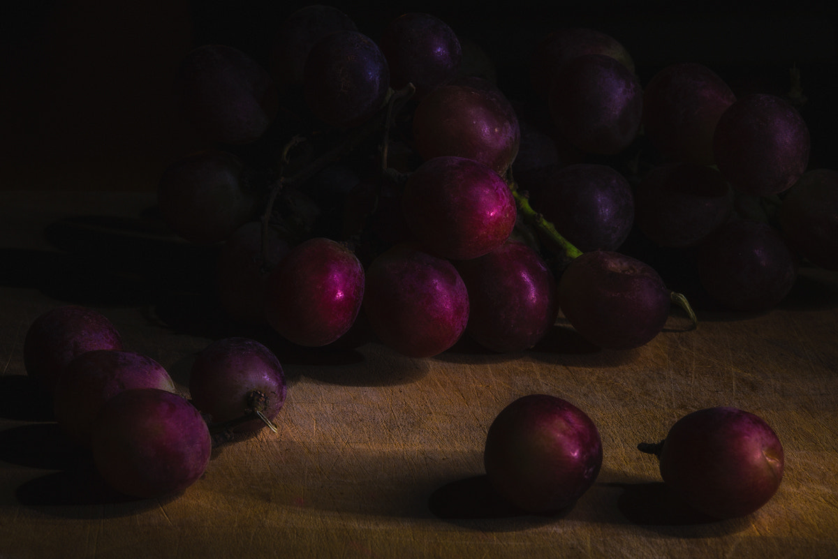 Nikon D800 + Sigma 105mm F2.8 EX DG Macro sample photo. Grape photography