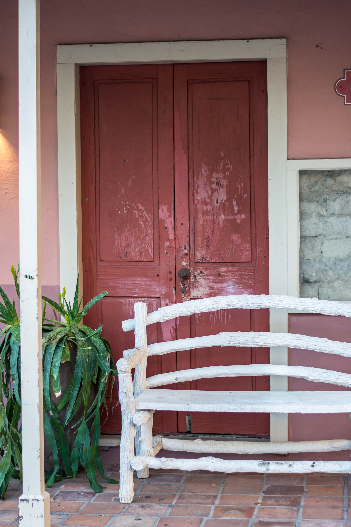 Nikon D7100 + Nikon AF-S Nikkor 50mm F1.8G sample photo. Red door photography