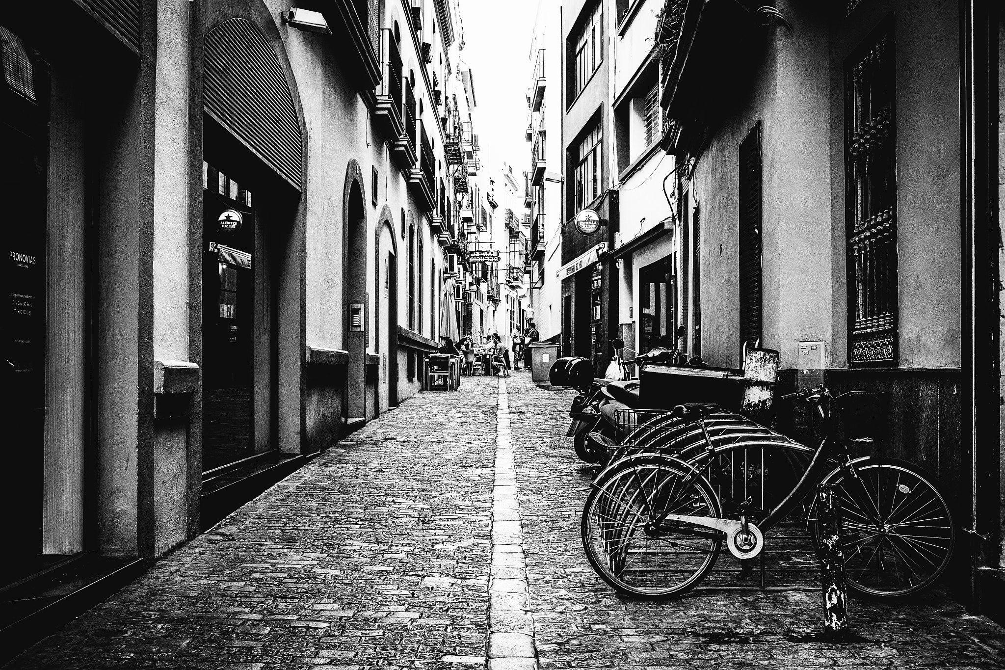 Fujifilm X-E1 + Fujifilm XF 18-55mm F2.8-4 R LM OIS sample photo. Perspectiva sevillana photography