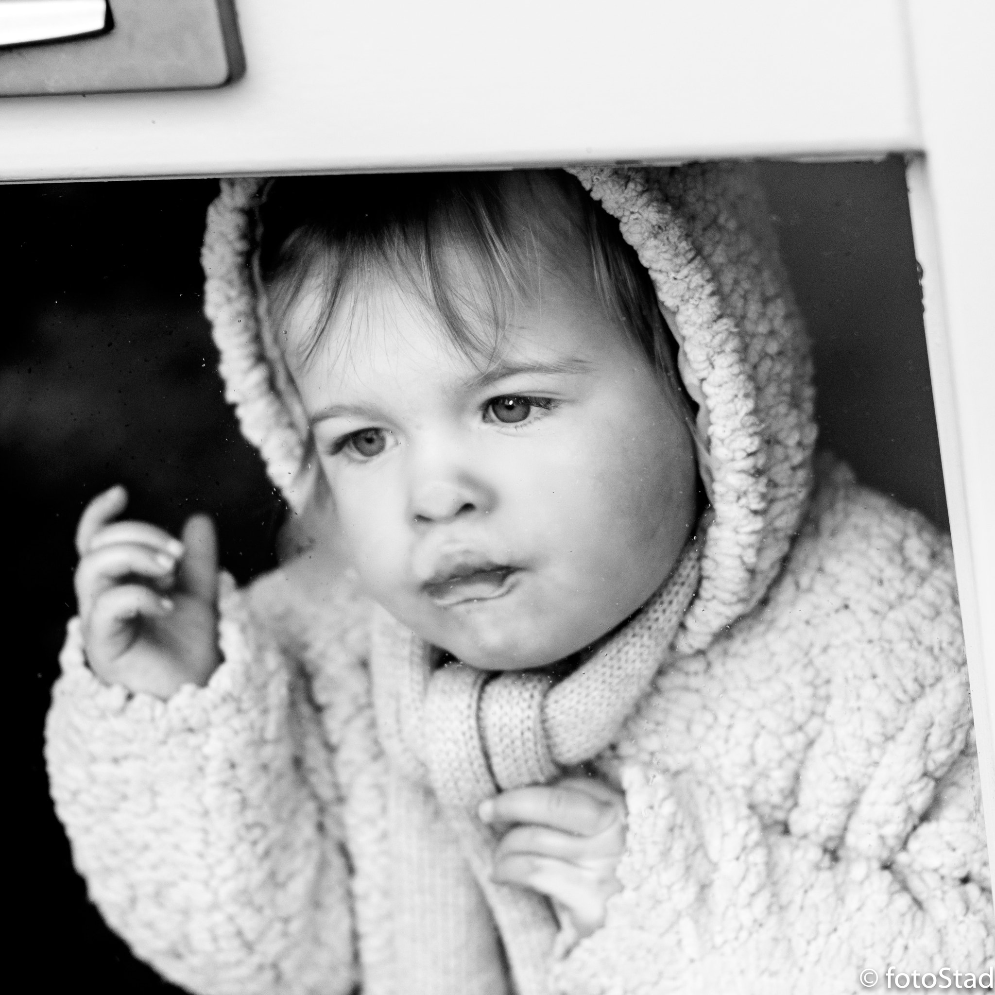 Canon EOS 70D + Canon EF 50mm F1.4 USM sample photo. Behind the window photography