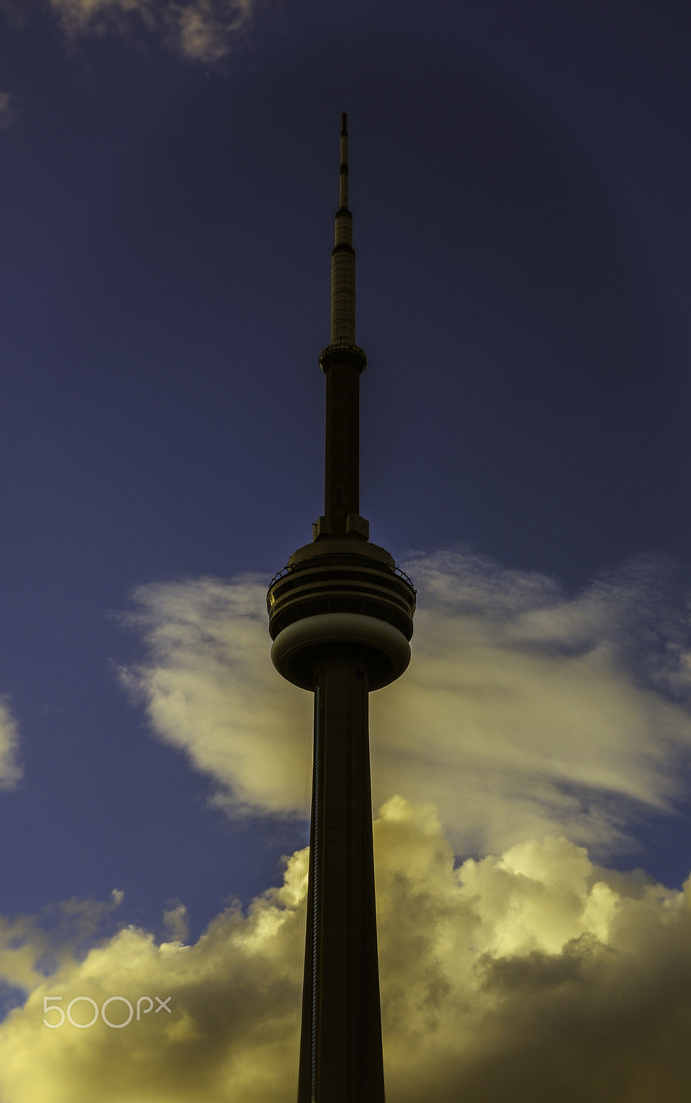 Canon EOS 70D + Canon EF 24-70mm F2.8L II USM sample photo. Cn tower photography