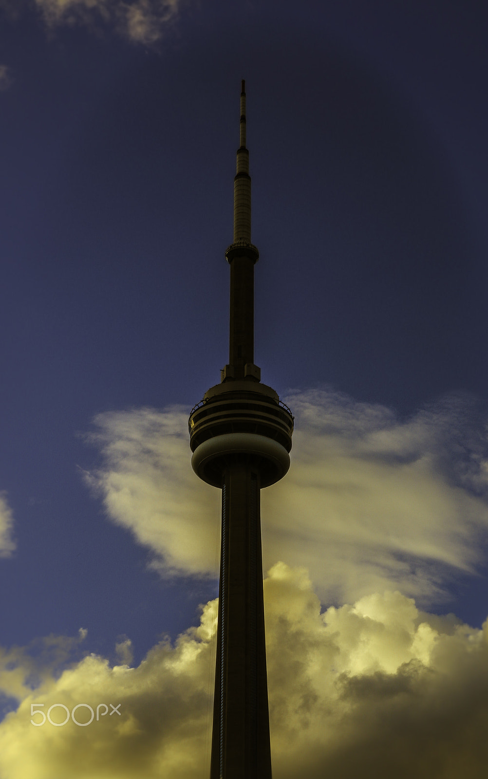 Canon EF 24-70mm F2.8L II USM sample photo. Cn tower photography