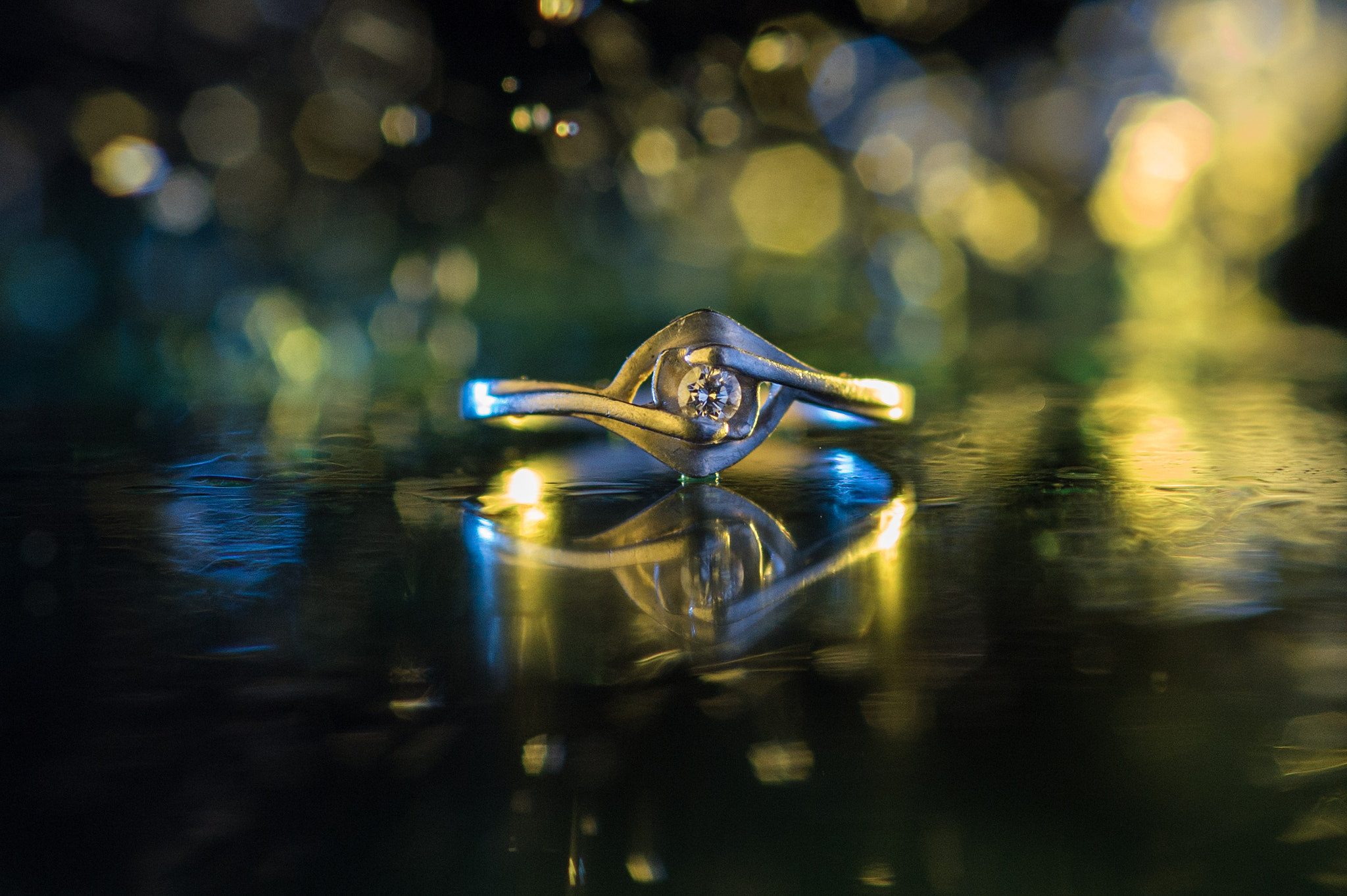 Nikon AF-S Micro-Nikkor 105mm F2.8G IF-ED VR sample photo. 婚戒 photography