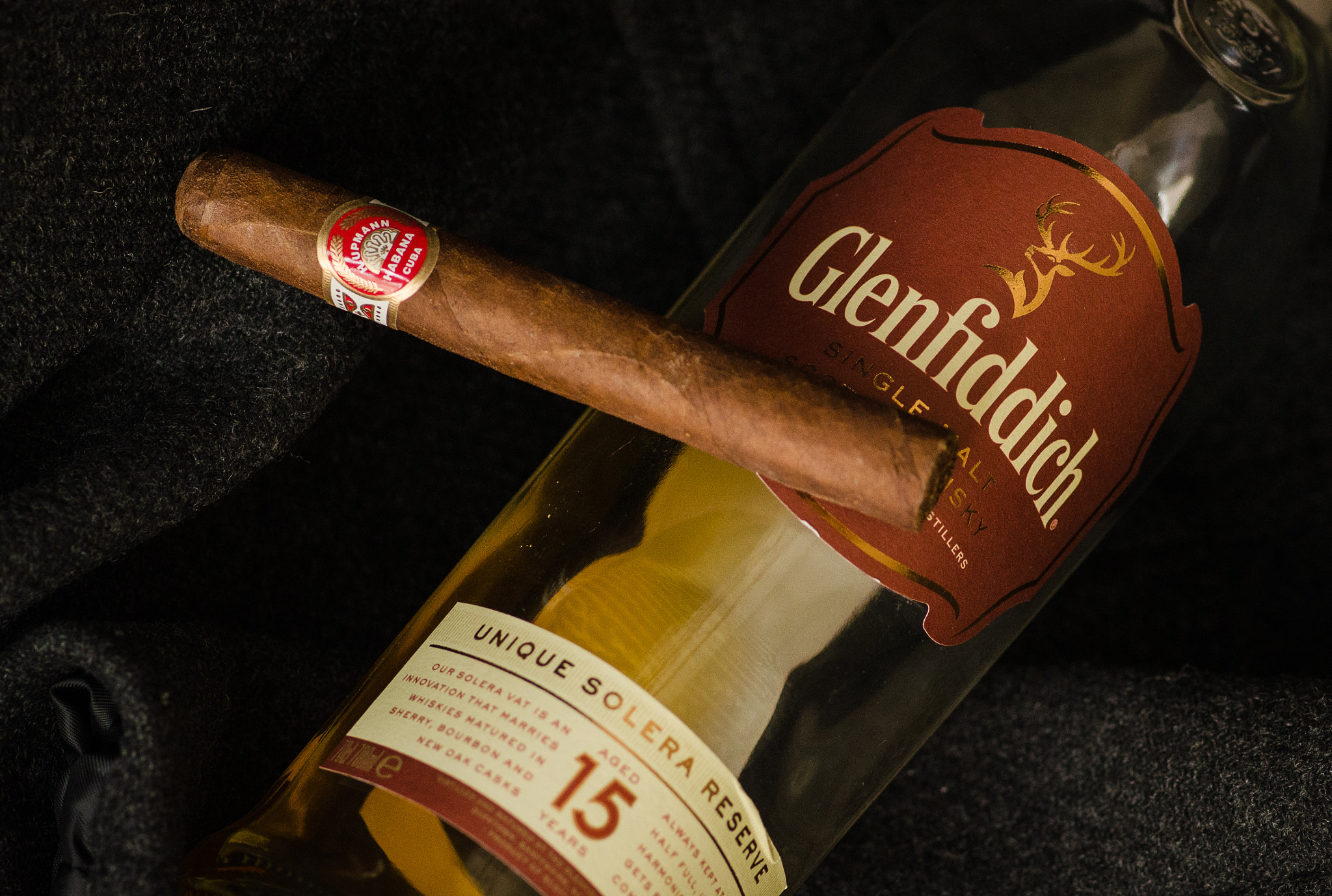 Nikon AF-S Micro-Nikkor 105mm F2.8G IF-ED VR sample photo. Glenfiddich 15 + h. upmann regalias photography