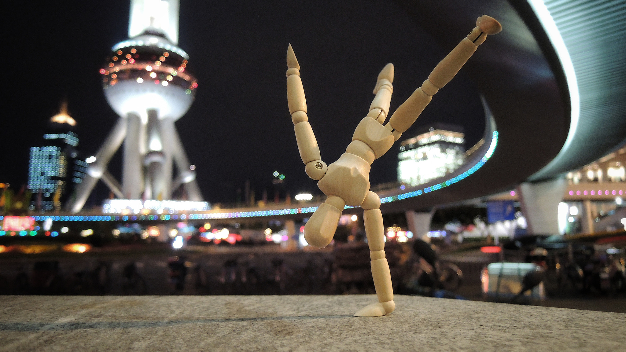 Nikon Coolpix P310 sample photo. Breakdancing photography