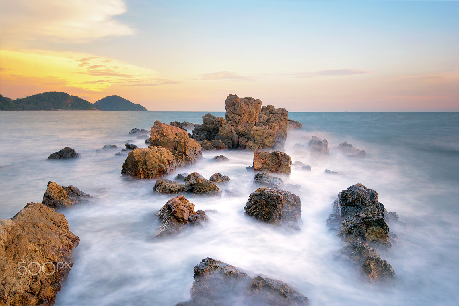Nikon AF-S Nikkor 16-35mm F4G ED VR sample photo. Nature composition of sunset photography