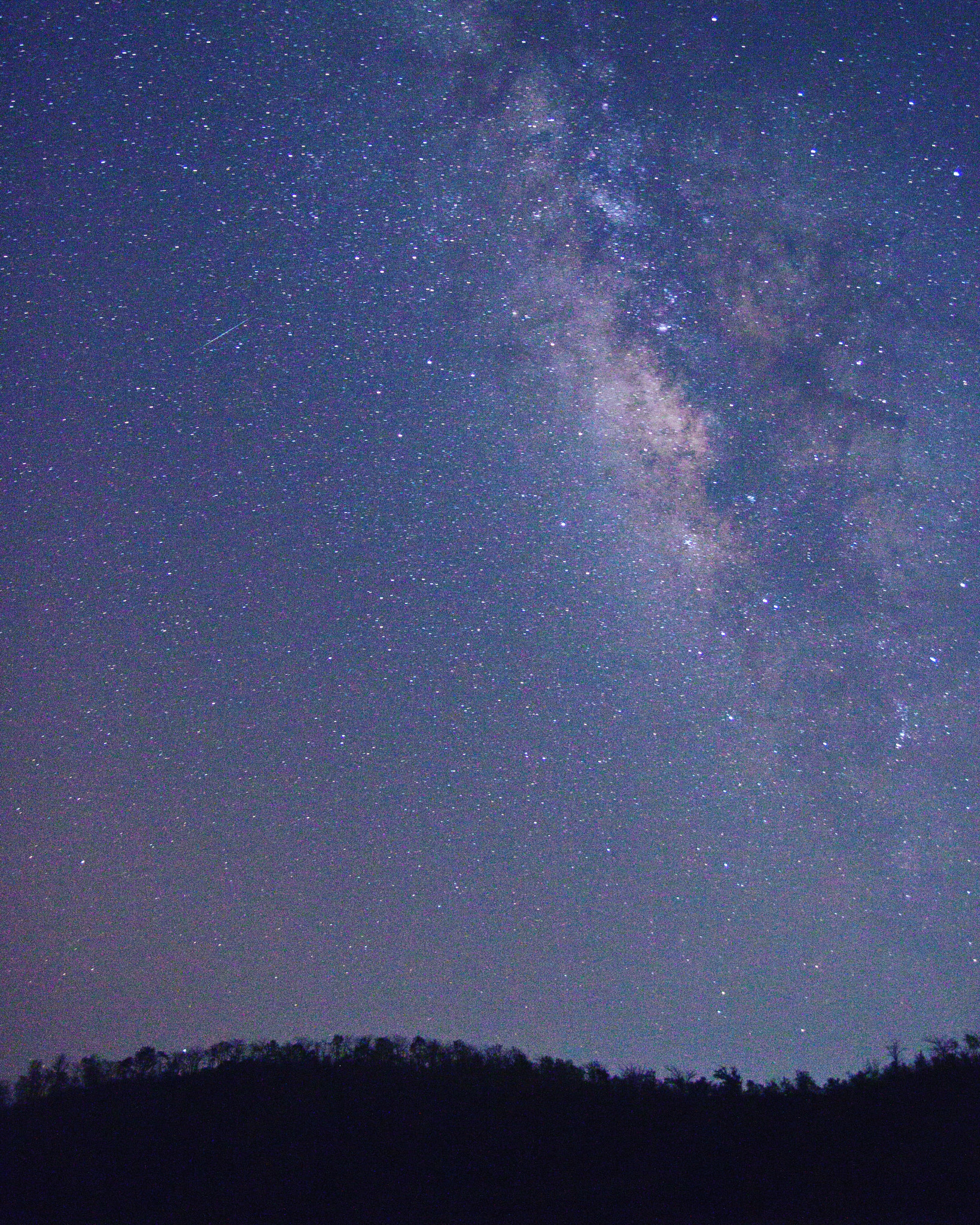 Tamron SP AF 17-50mm F2.8 XR Di II LD Aspherical (IF) sample photo. Milky way and the mountain photography