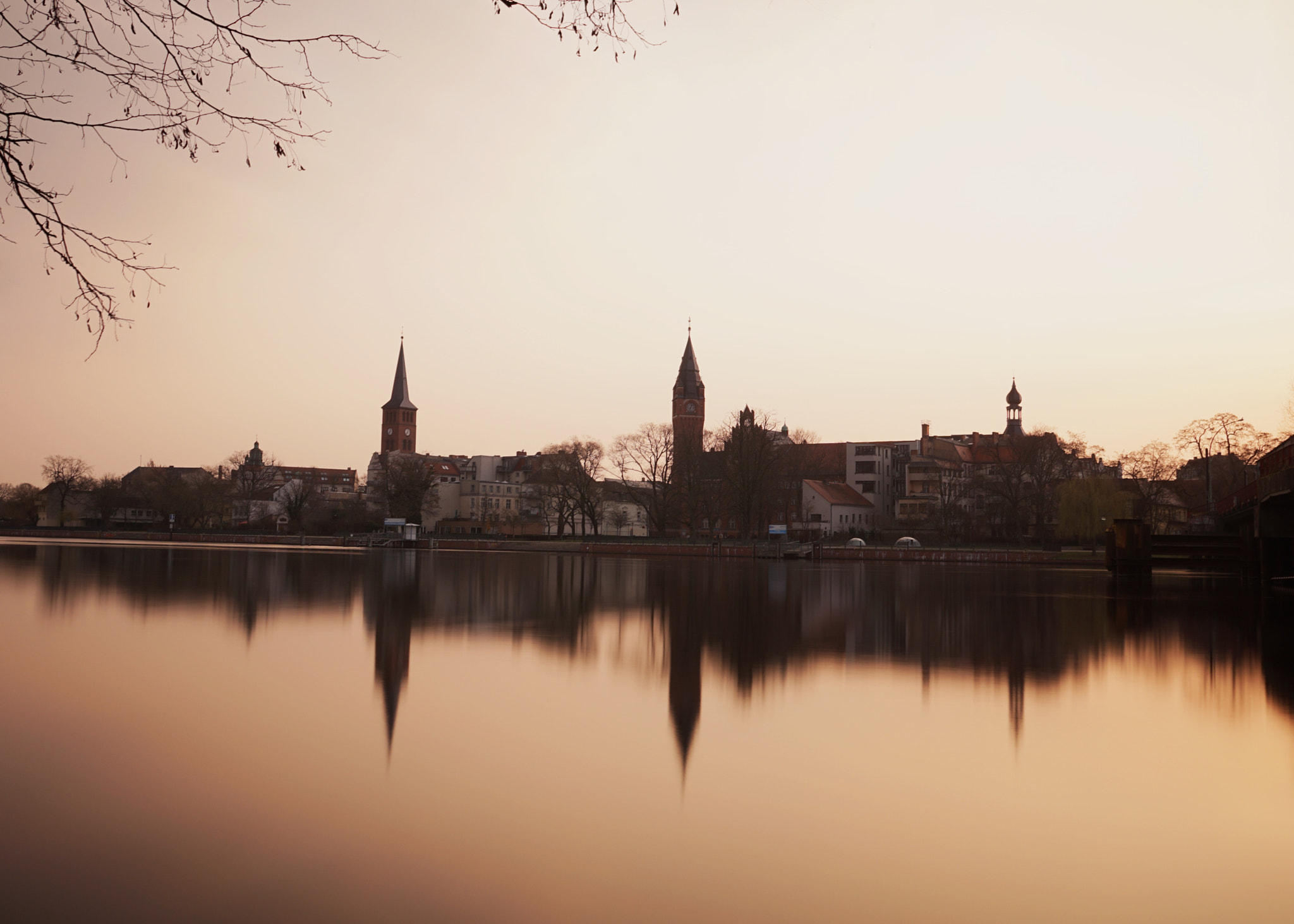 Sony a6000 + Sigma 19mm F2.8 EX DN sample photo. Dsc 6942 altstadtpromenade köpenick photography
