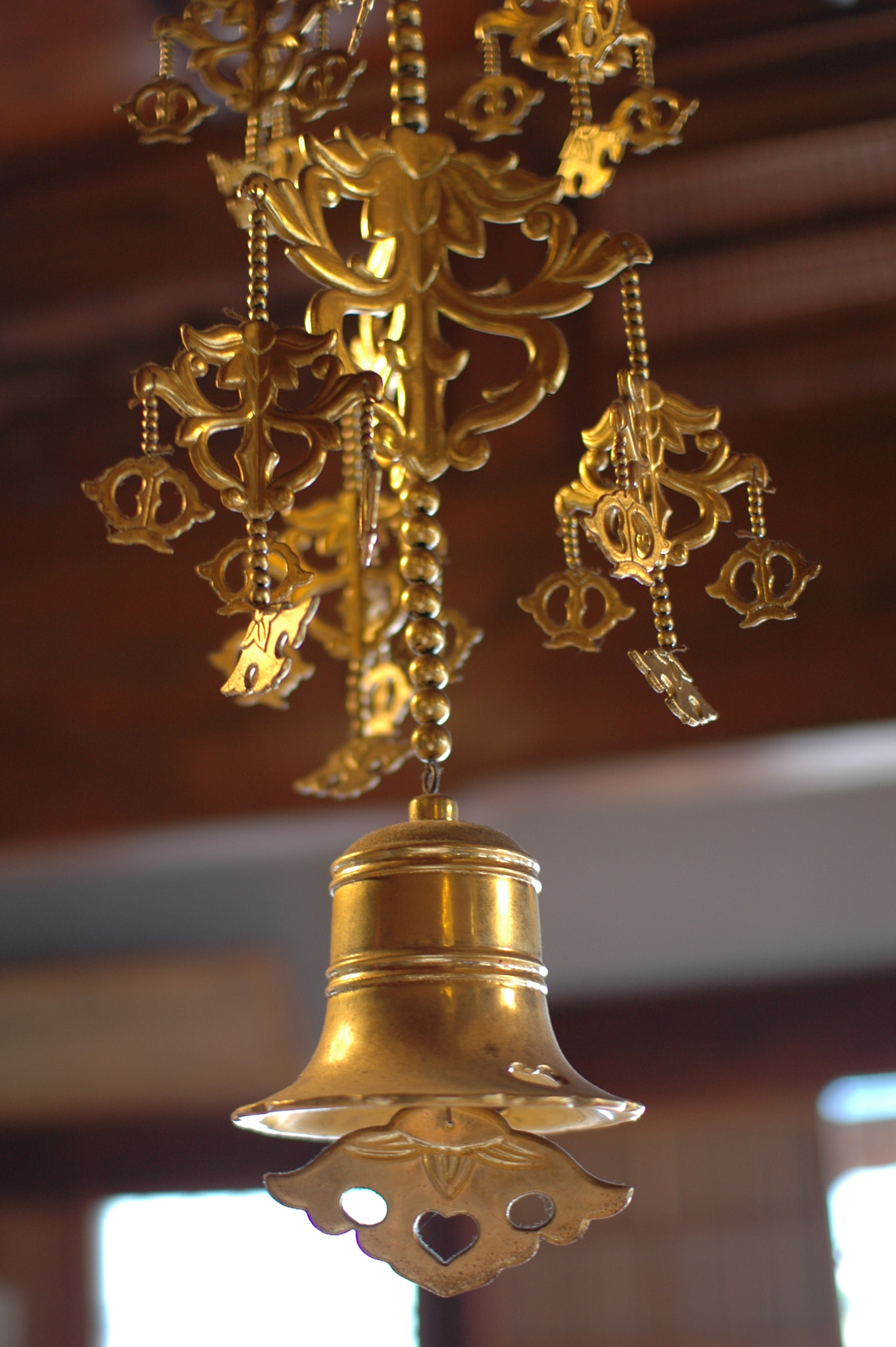 Nikon D70 sample photo. Gold temple bell near kurobane photography