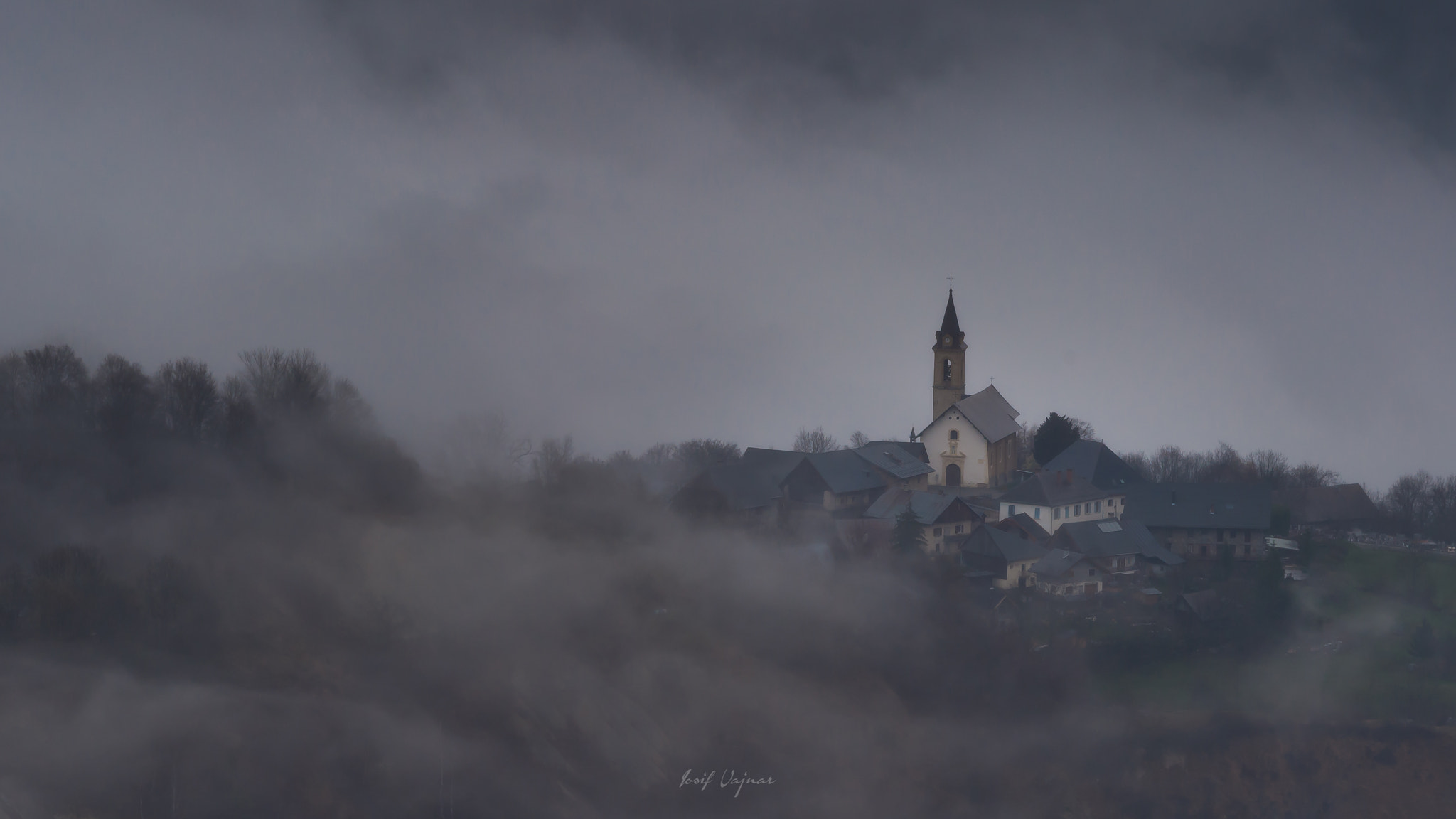 Nikon AF-S Nikkor 200-500mm F5.6E ED VR sample photo. Mystérieuse chapelle photography