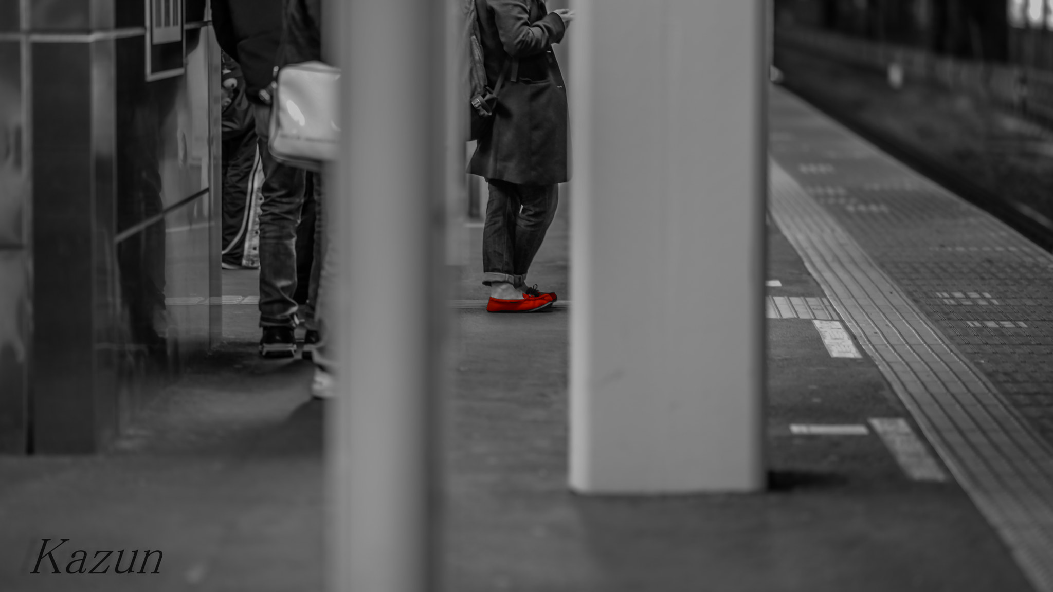 Sony a99 II + Sony Sonnar T* 135mm F1.8 ZA sample photo. Red shoes. photography