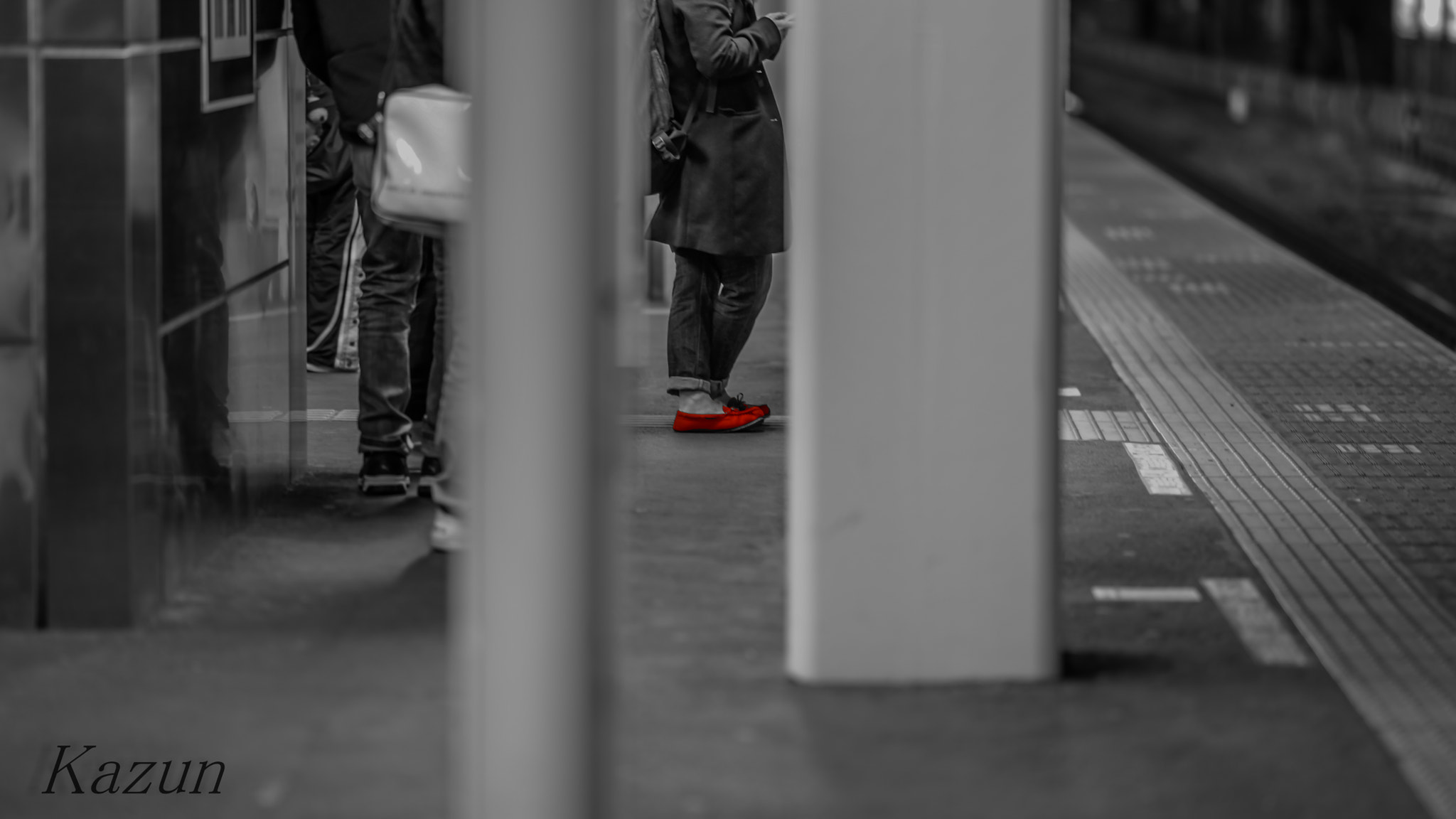 Sony Sonnar T* 135mm F1.8 ZA sample photo. Red shoes. photography